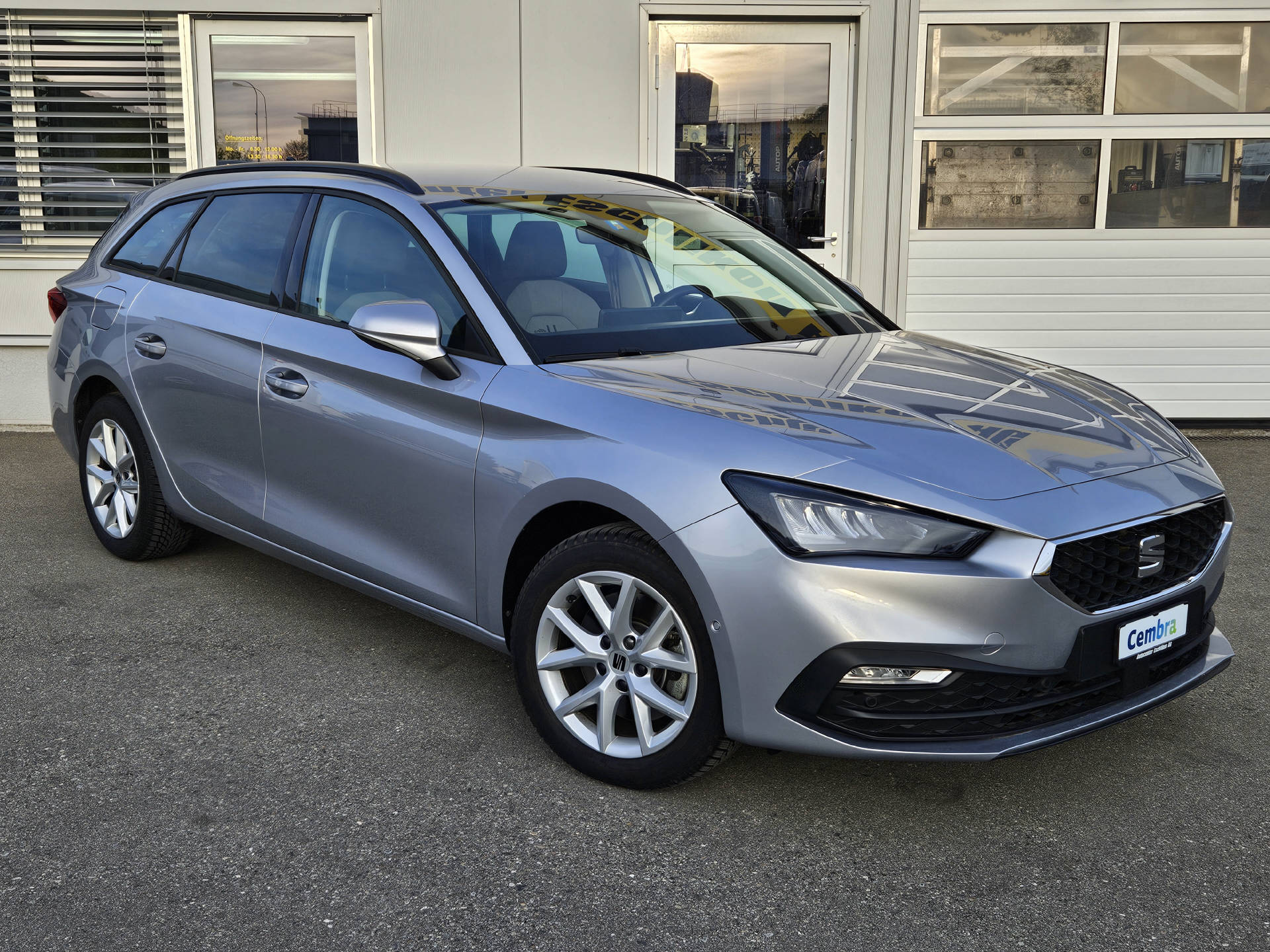 SEAT Leon ST 2.0 TDI Style DSG* Navi * Abstandsregeltempomat ACC *-image-4