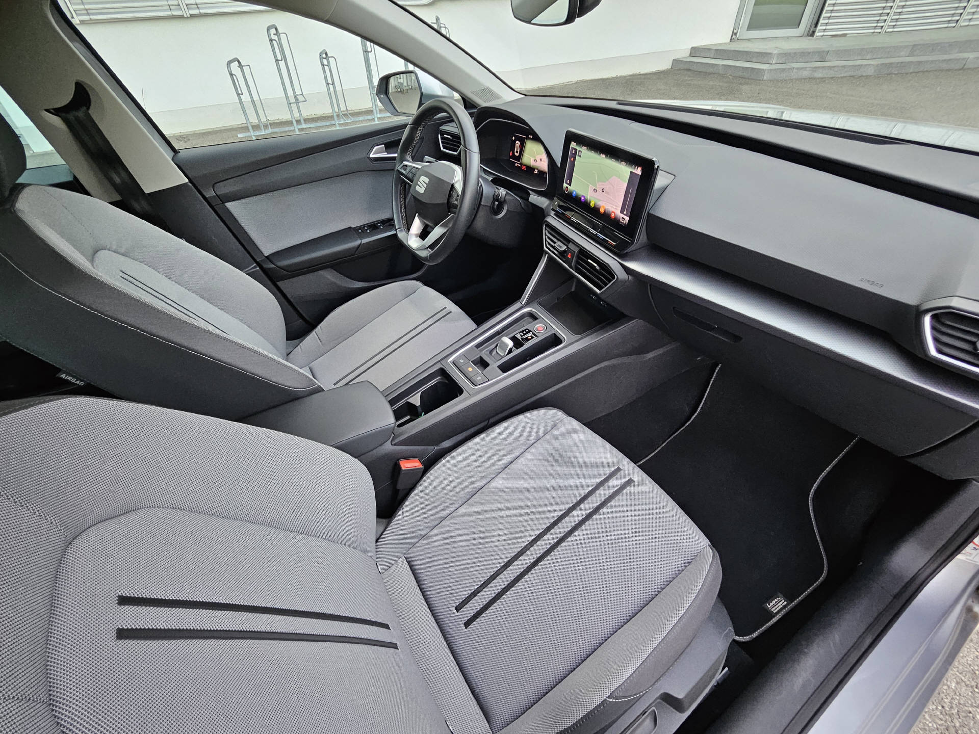 SEAT Leon ST 2.0 TDI Style DSG* Navi * Abstandsregeltempomat ACC *-image-27
