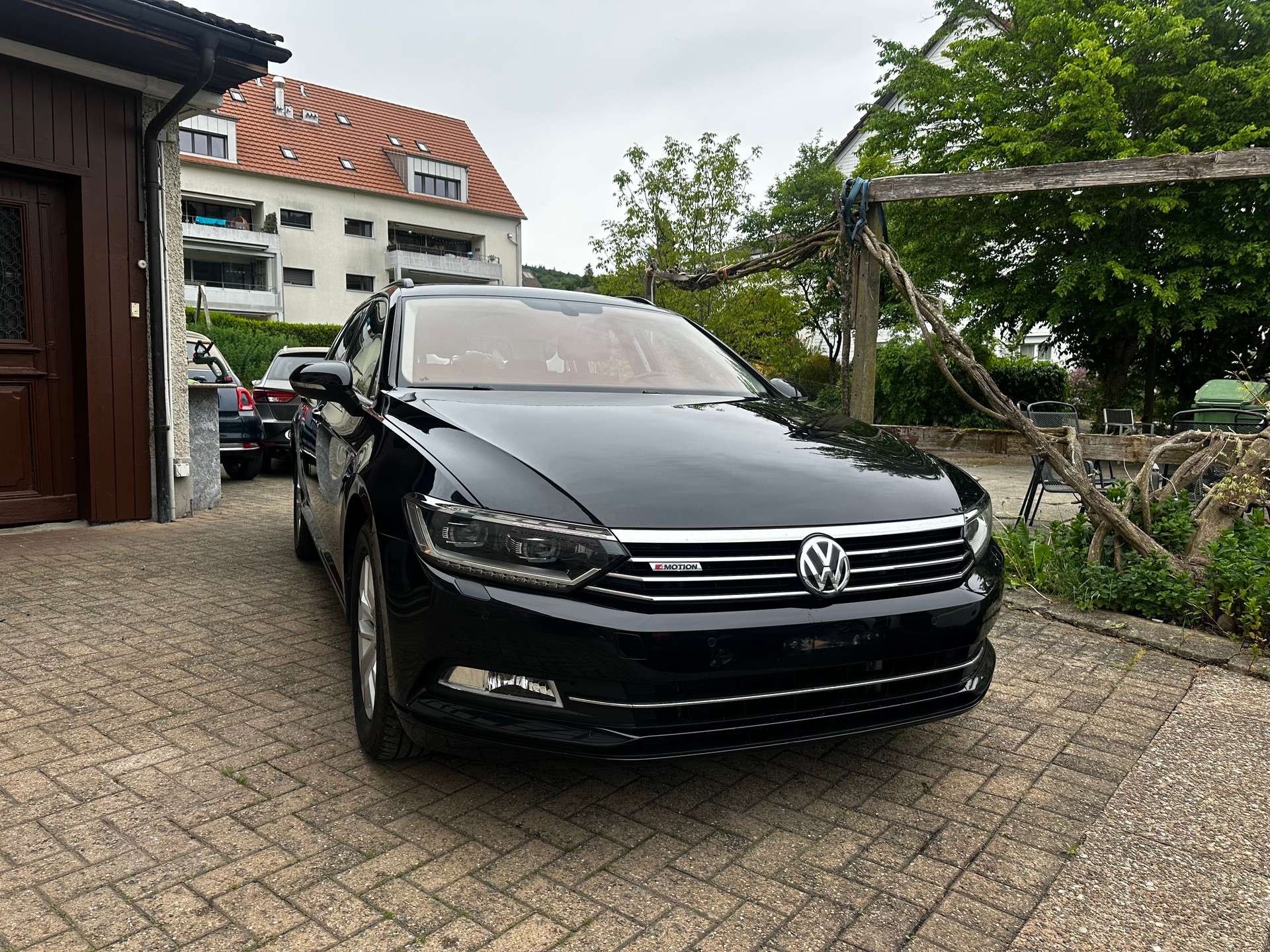 VW Passat Variant 2.0 TDI BMT Comfortline DSG 4Motion-image-1