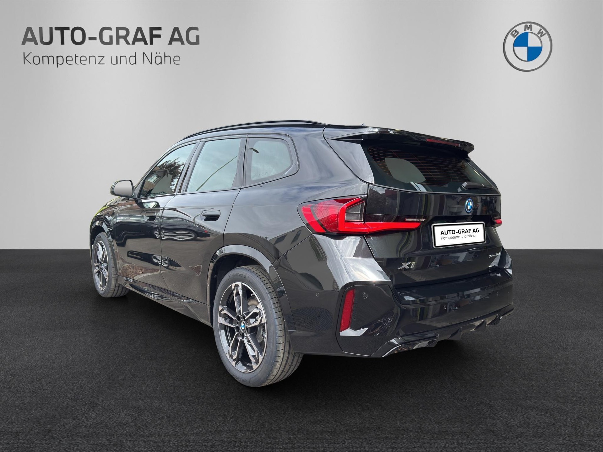 BMW X1 30e xDrive M Sport Edition-showroom-element-2