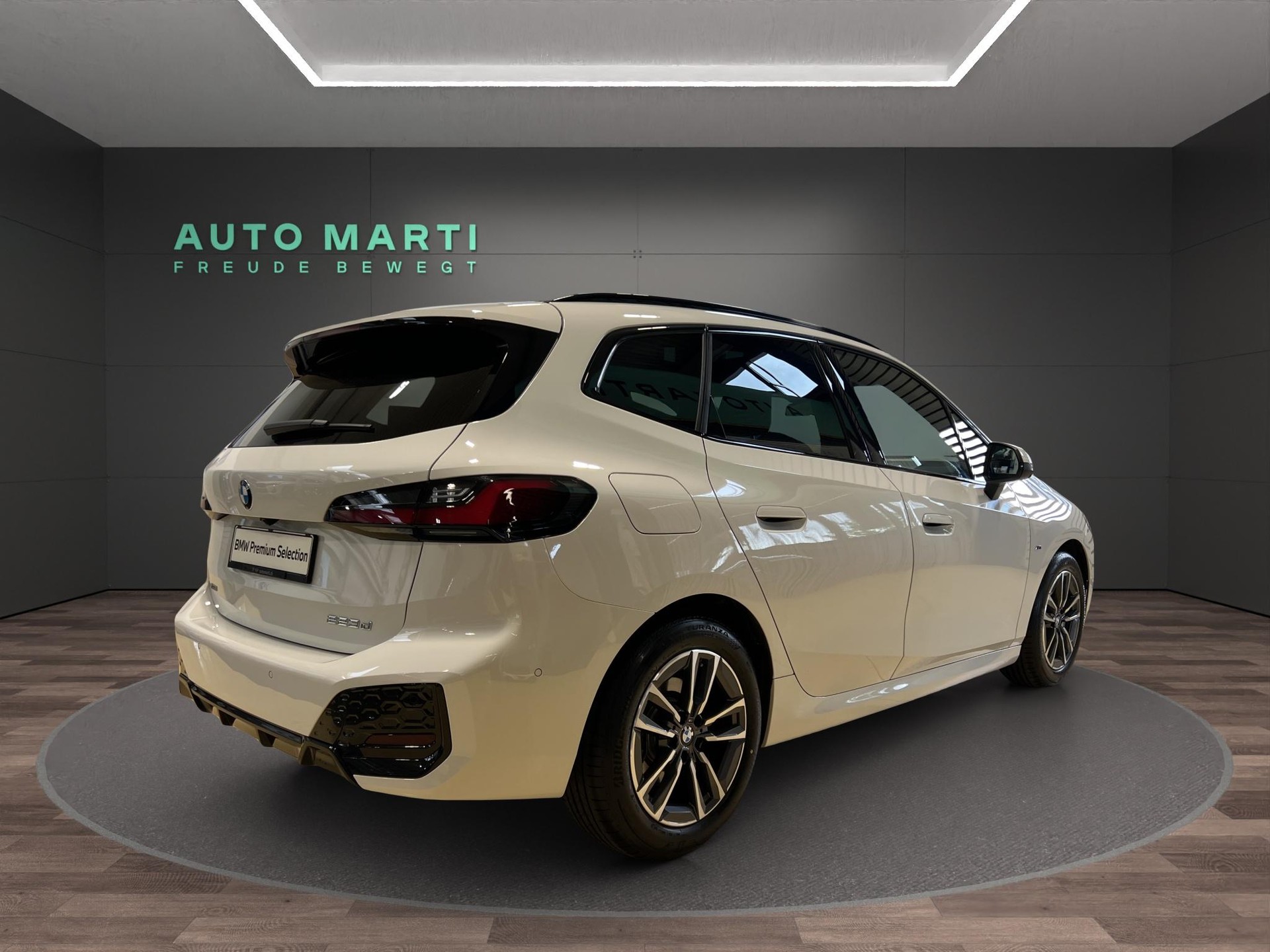 BMW 223d xDrive Active Tourer M Sport-showroom-element-3