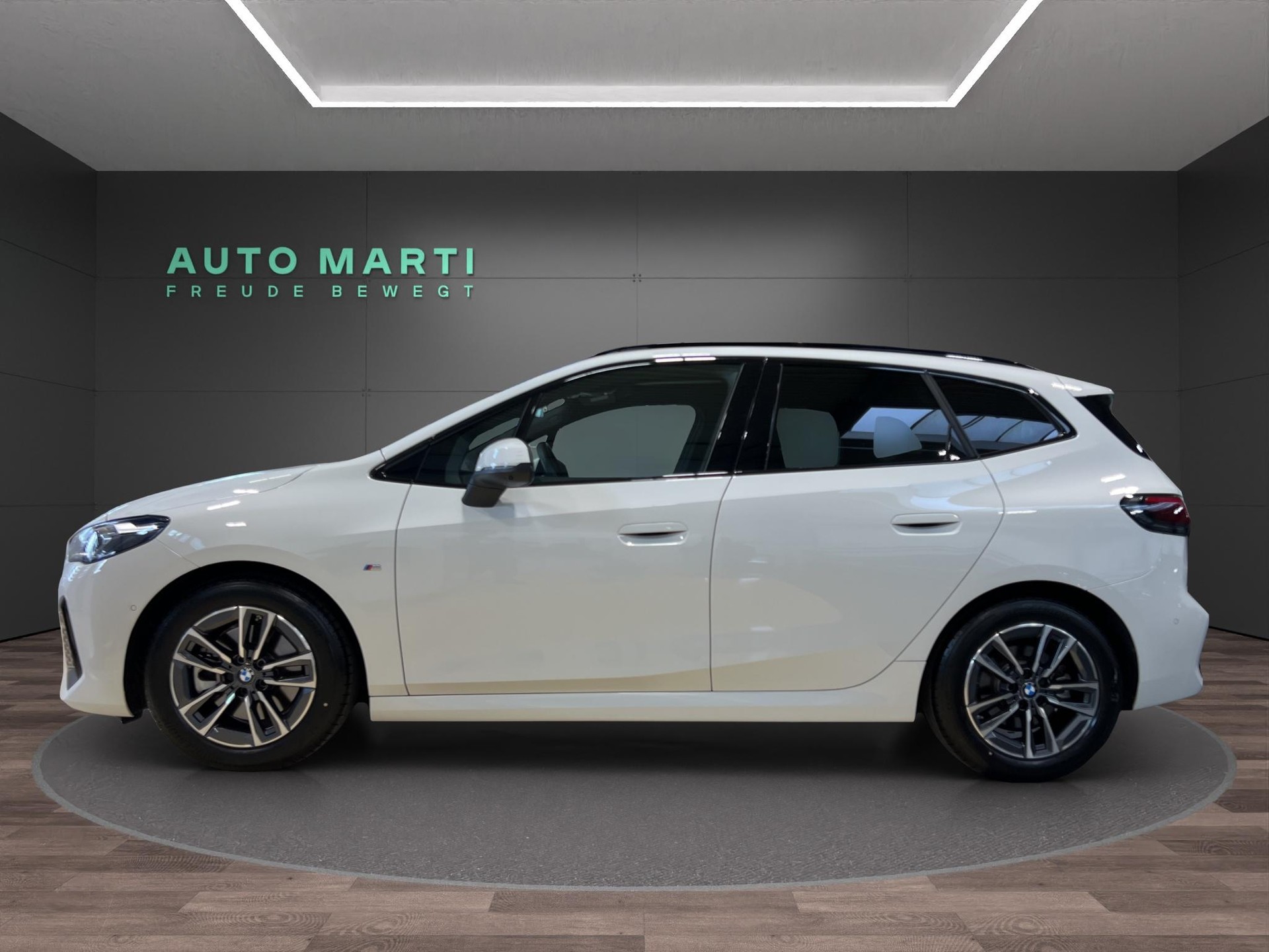 BMW 223d xDrive Active Tourer M Sport-showroom-element-1