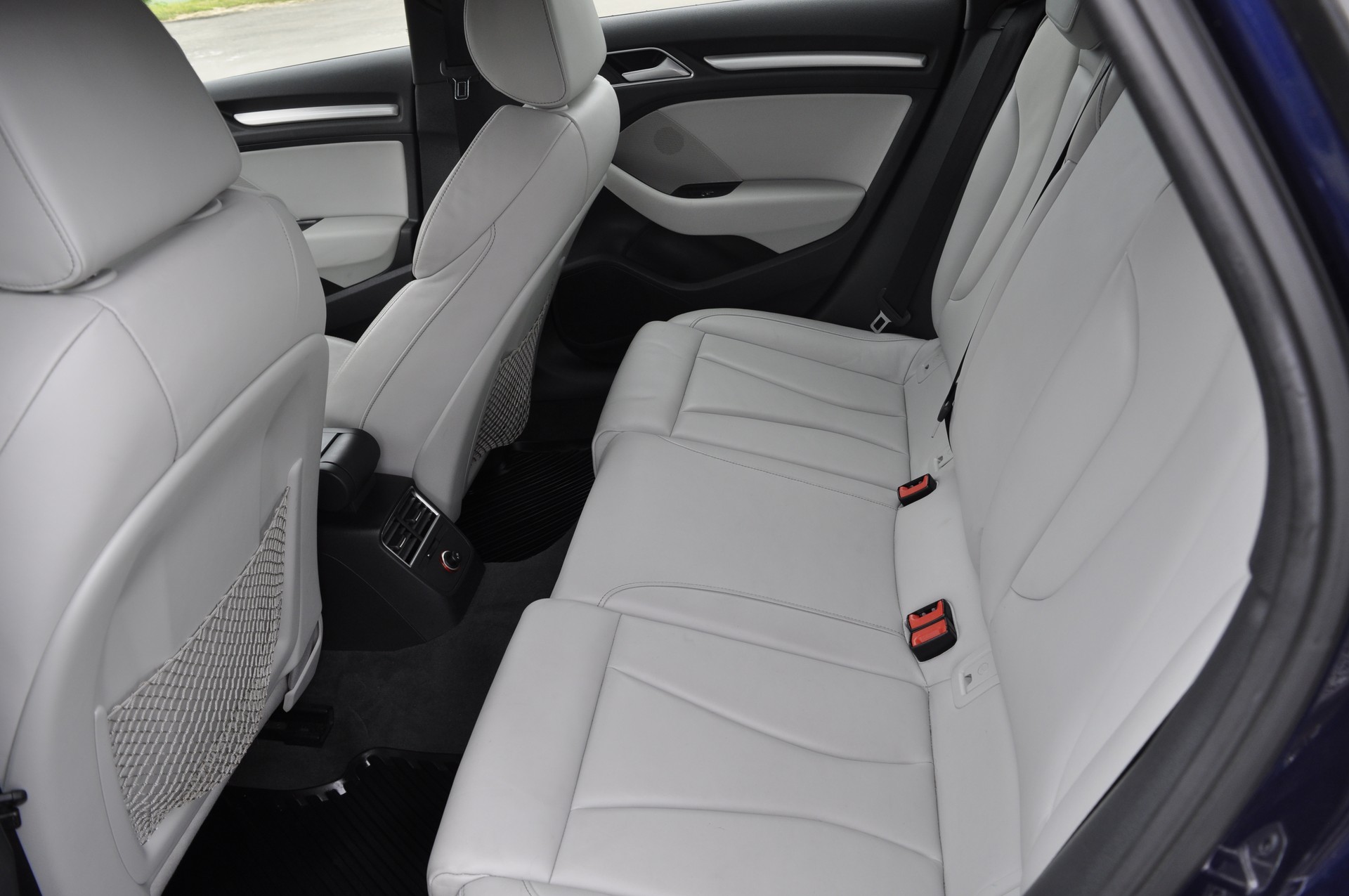 AUDI S3 Sportback 2.0 TFSI quattro S-tronic-image-10