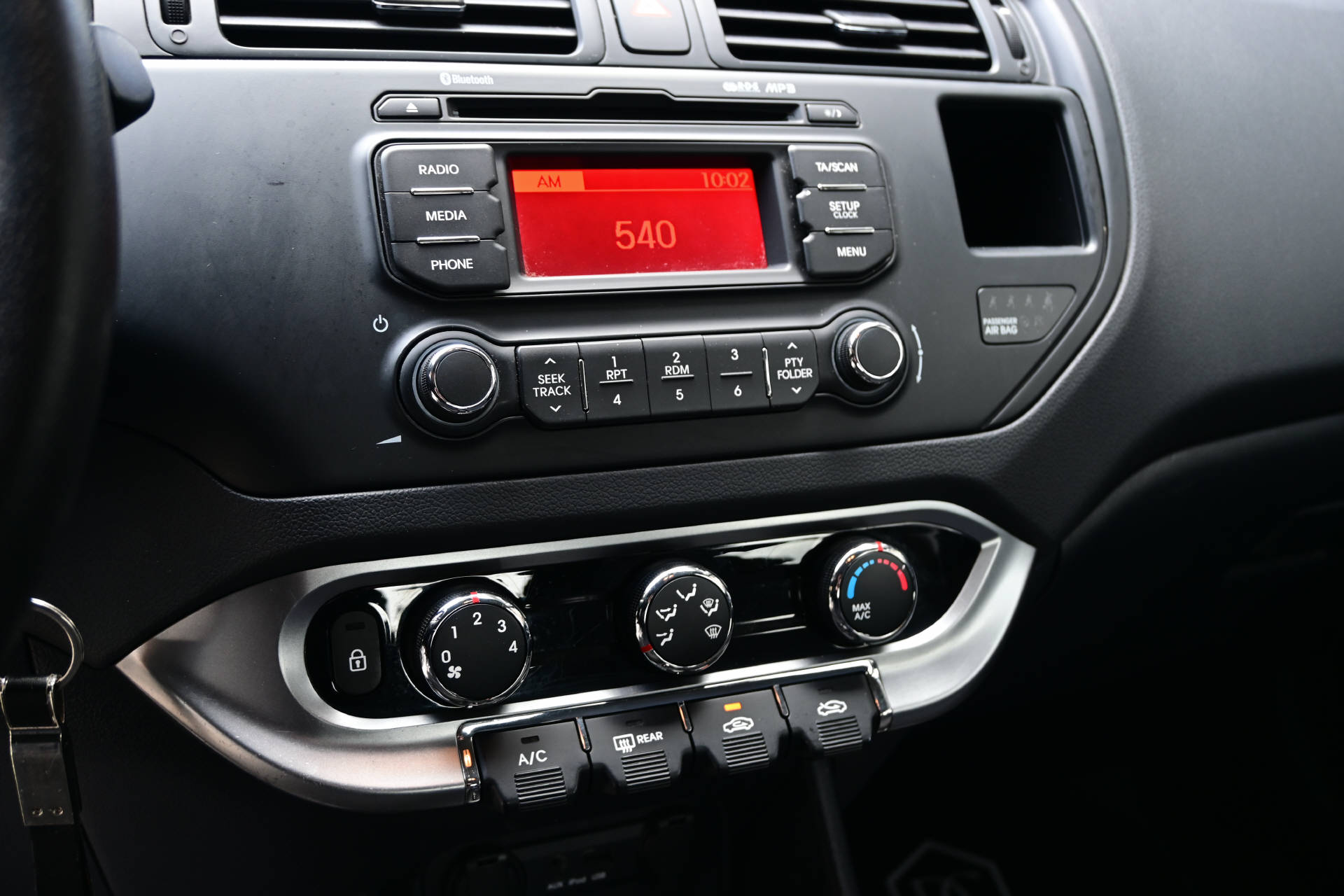 KIA Rio 1.4 CVVT Trend-image-13