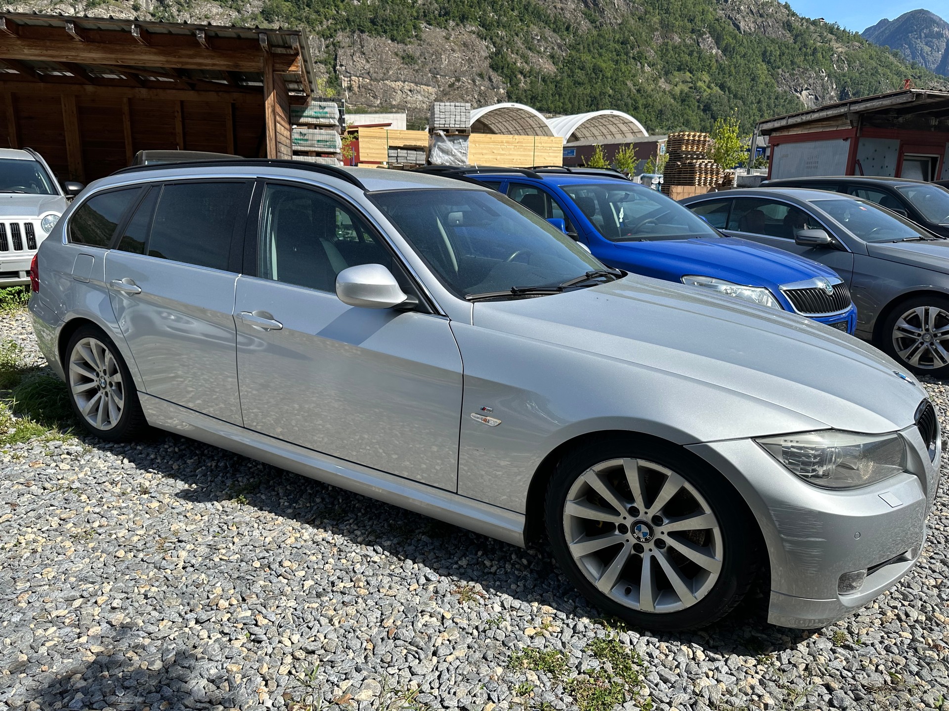 BMW 325i xDrive Touring Steptronic-image-1