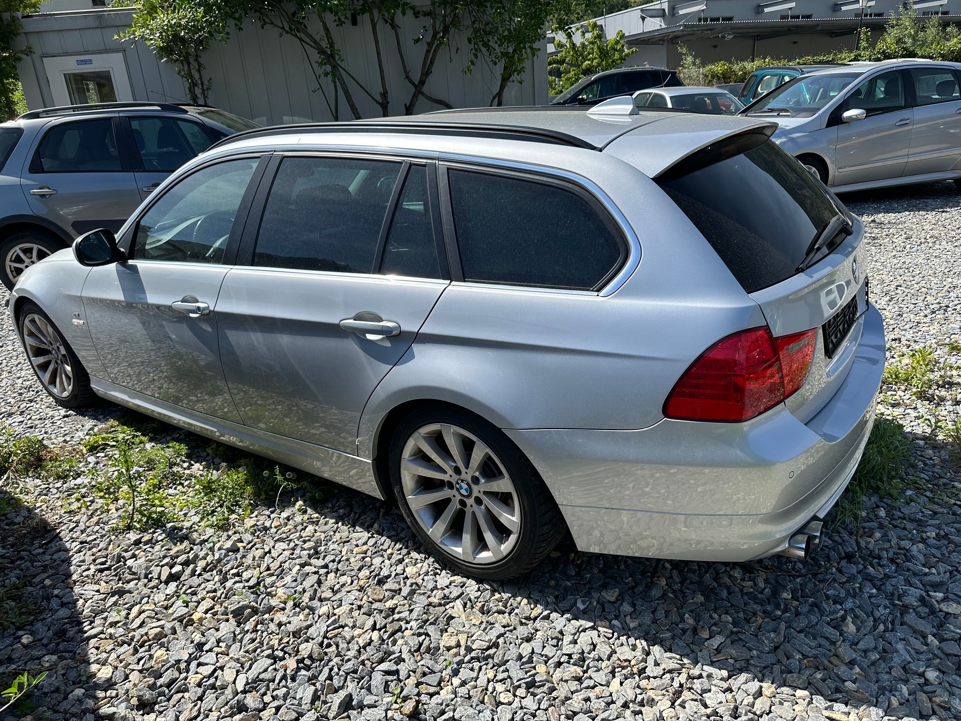 BMW 325i xDrive Touring Steptronic-image-7