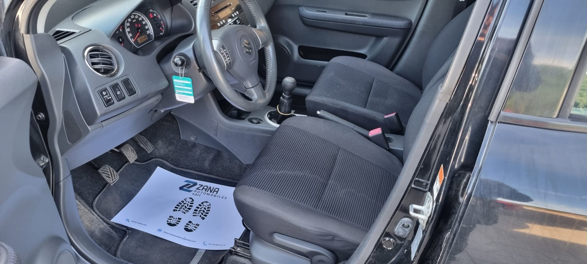 SUZUKI Swift 1.3i 16V GL Top 4x4-image-9