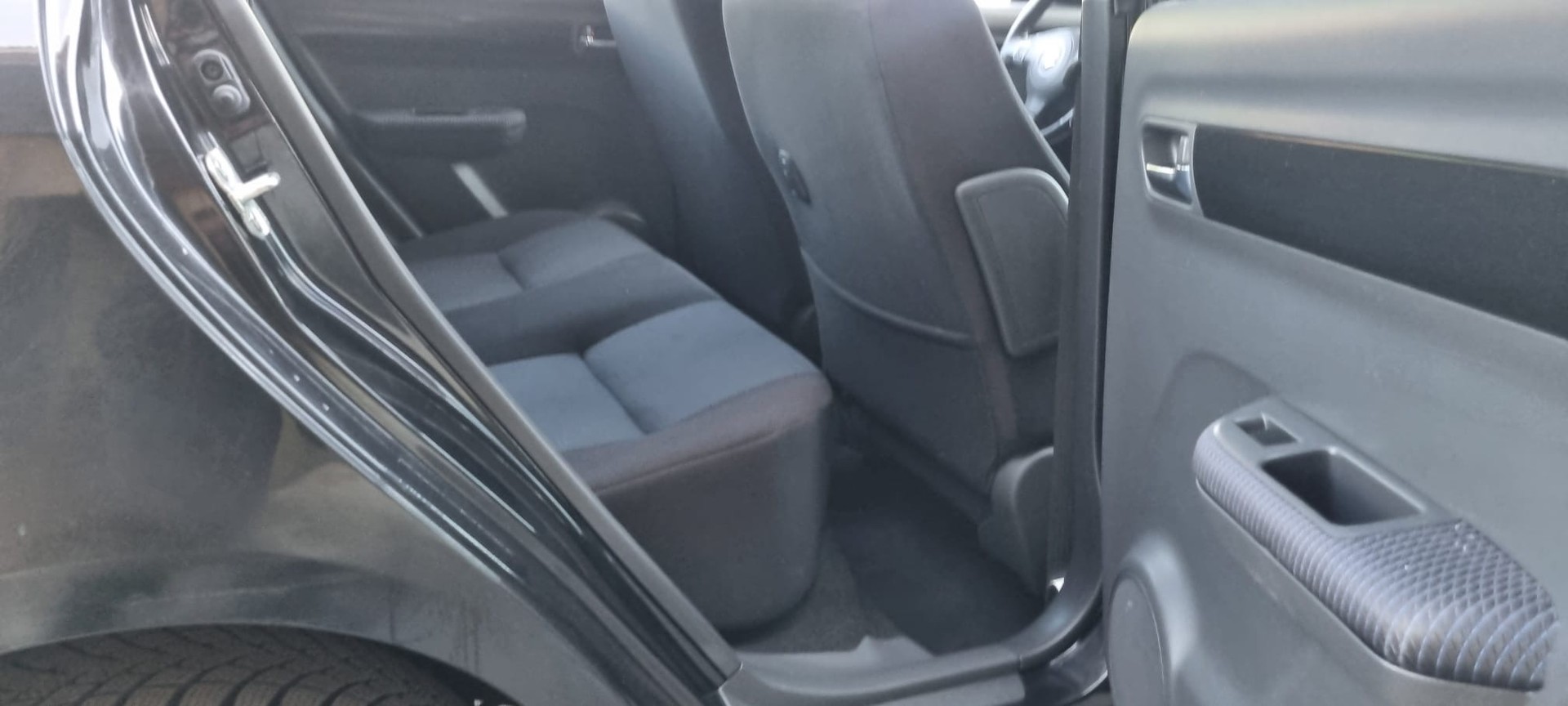 SUZUKI Swift 1.3i 16V GL Top 4x4-image-10