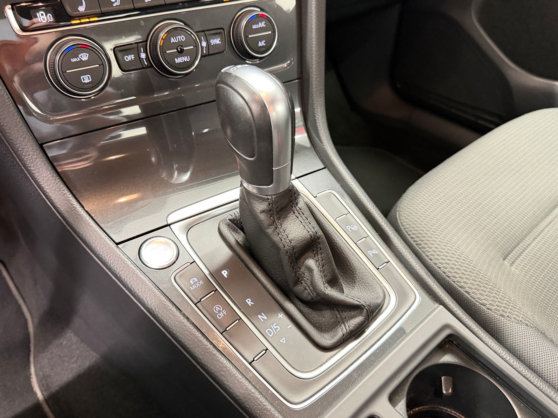 VW Golf 1.5 TSI EVO Comfortline, gepflegtes CH Fahrzeug, frisch ab MFK, 8 Fach bereift, ACC, RFK, Abstand, Garantie u.vm-image-27