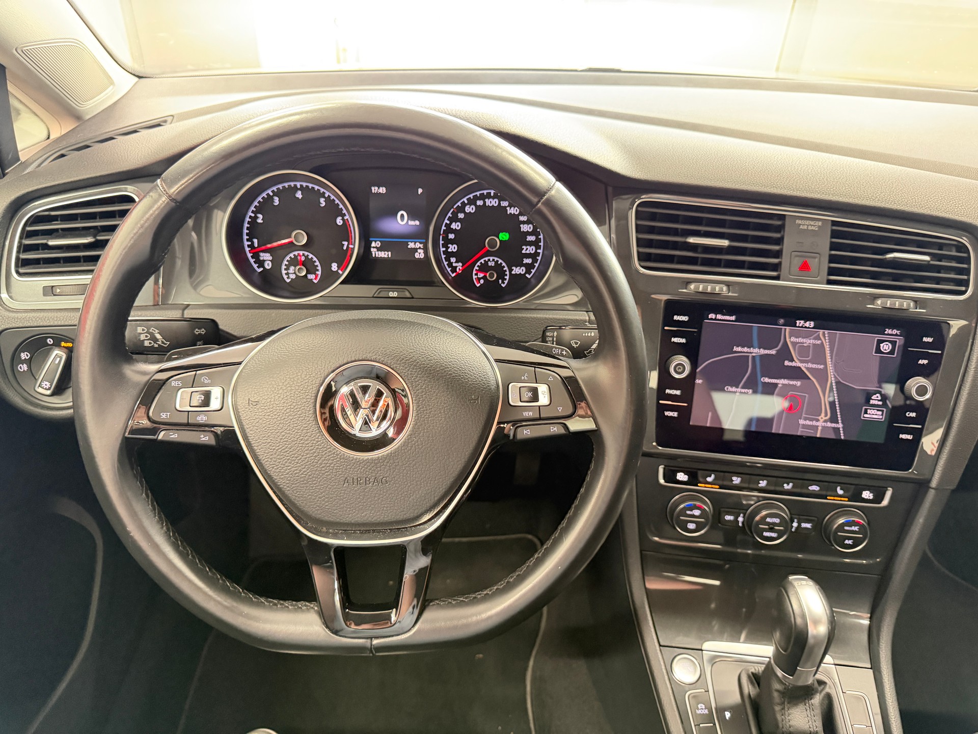 VW Golf 1.5 TSI EVO Comfortline, gepflegtes CH Fahrzeug, frisch ab MFK, 8 Fach bereift, ACC, RFK, Abstand, Garantie u.vm-image-19