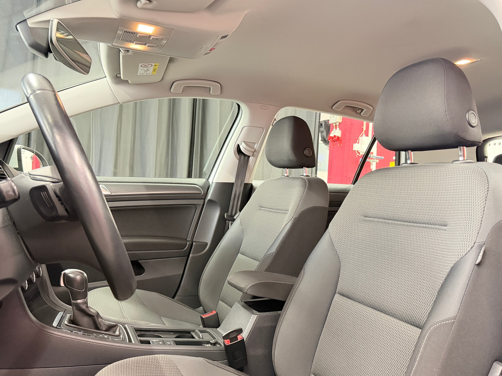 VW Golf 1.5 TSI EVO Comfortline, gepflegtes CH Fahrzeug, frisch ab MFK, 8 Fach bereift, ACC, RFK, Abstand, Garantie u.vm-image-9