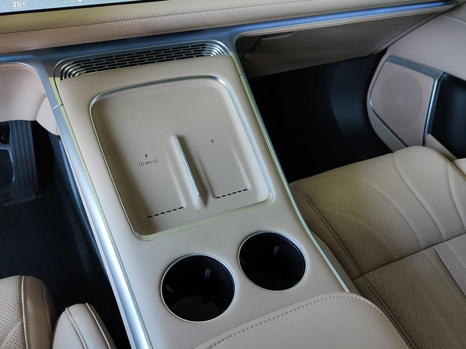 XPENG G9 Performance AWD-image-12