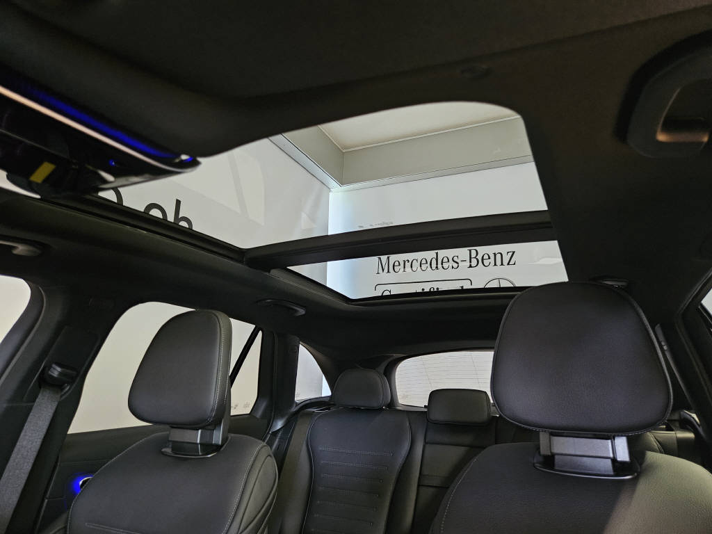 MERCEDES-BENZ GLC 300 4Matic AMG Line-image-4