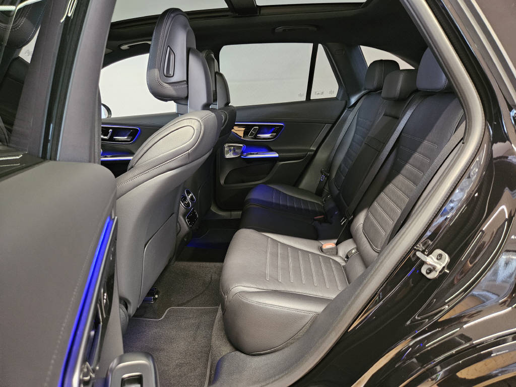 MERCEDES-BENZ GLC 300 4Matic AMG Line-image-12