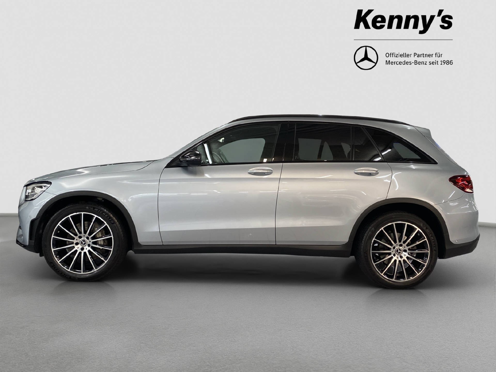 MERCEDES-BENZ GLC 300 d AMG Line 4MATIC-showroom-element-2