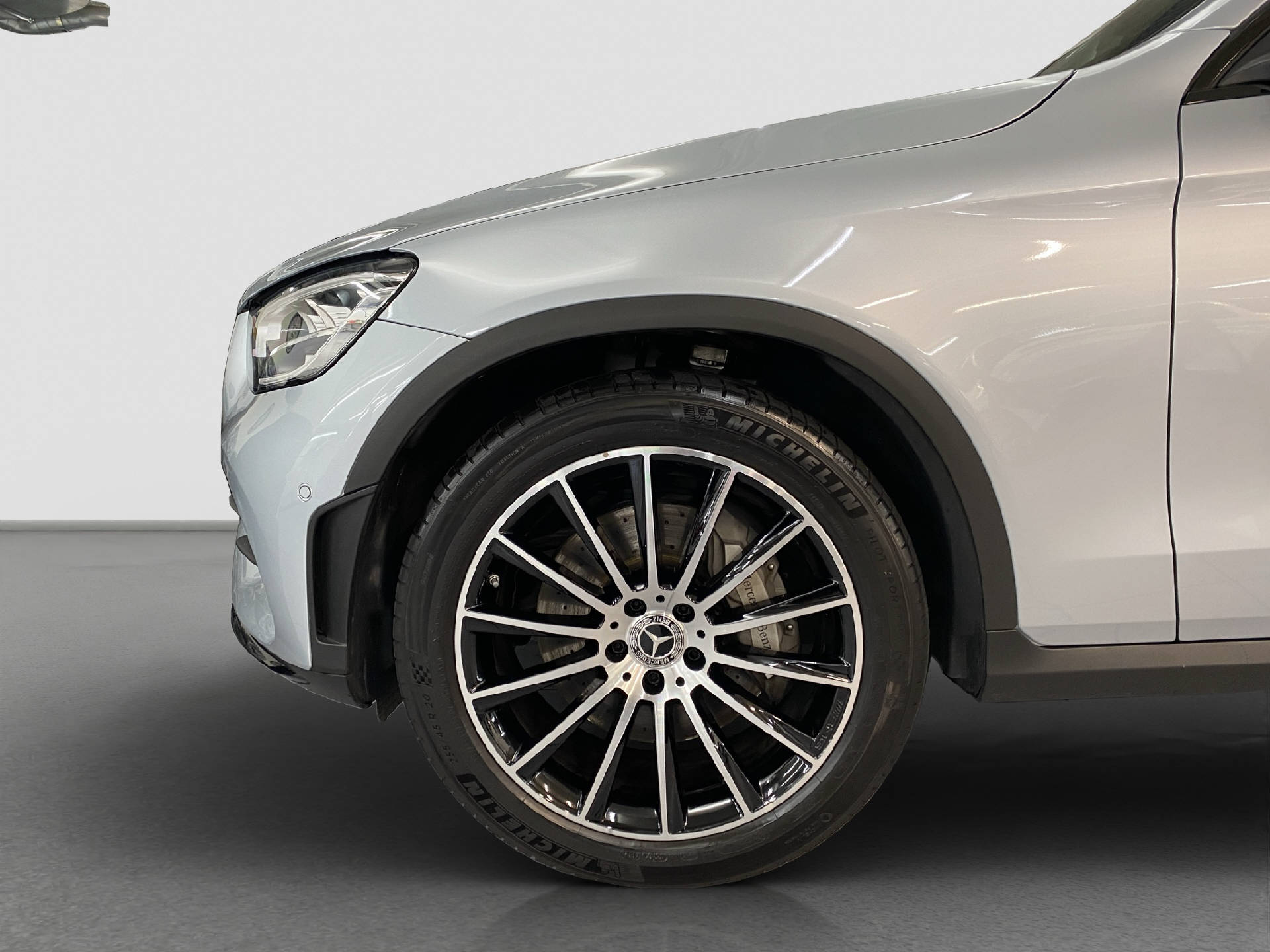 MERCEDES-BENZ GLC 300 d AMG Line 4MATIC-image-5