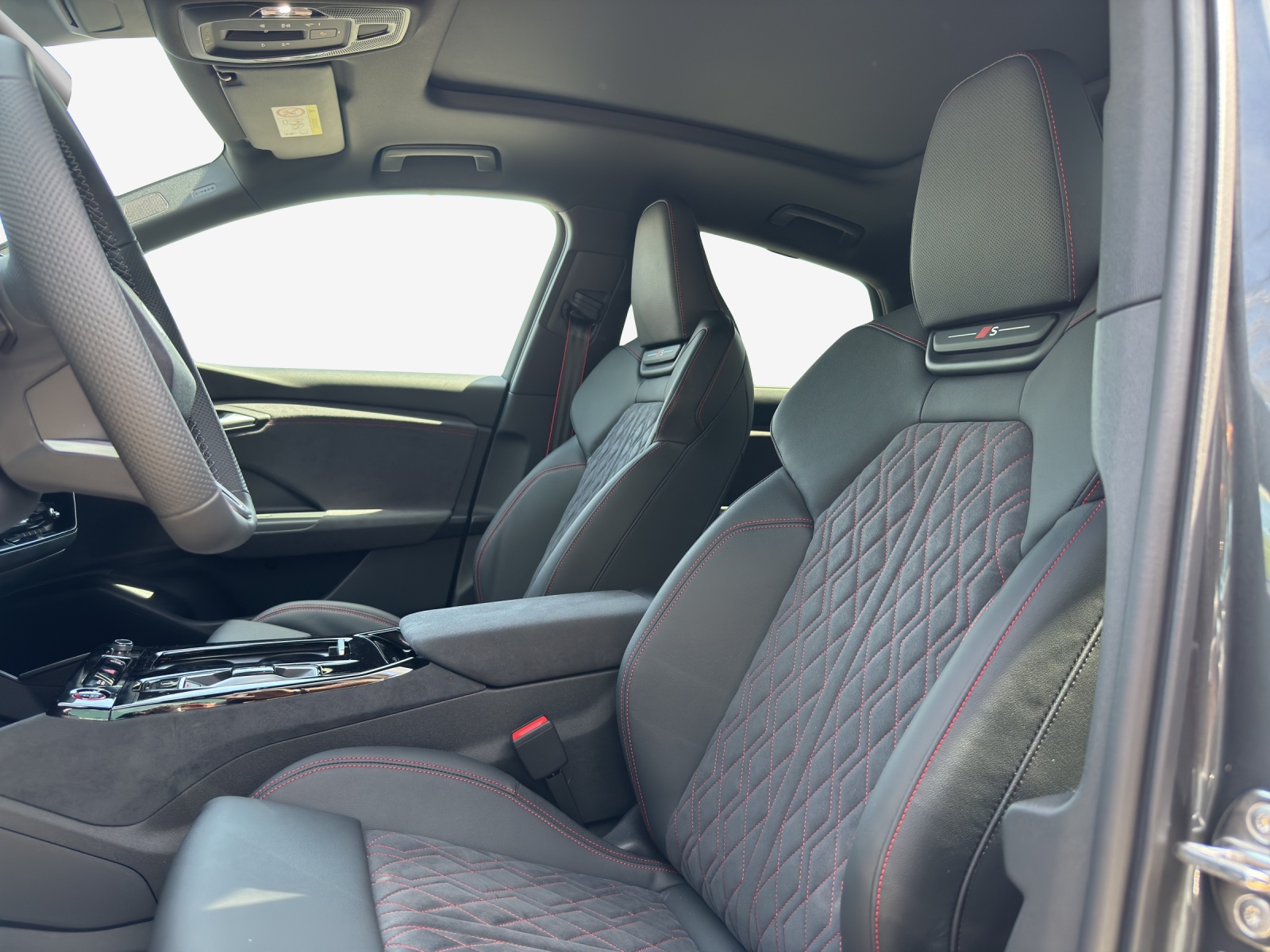 AUDI Q6 Sportback e-tron quattro-image-9