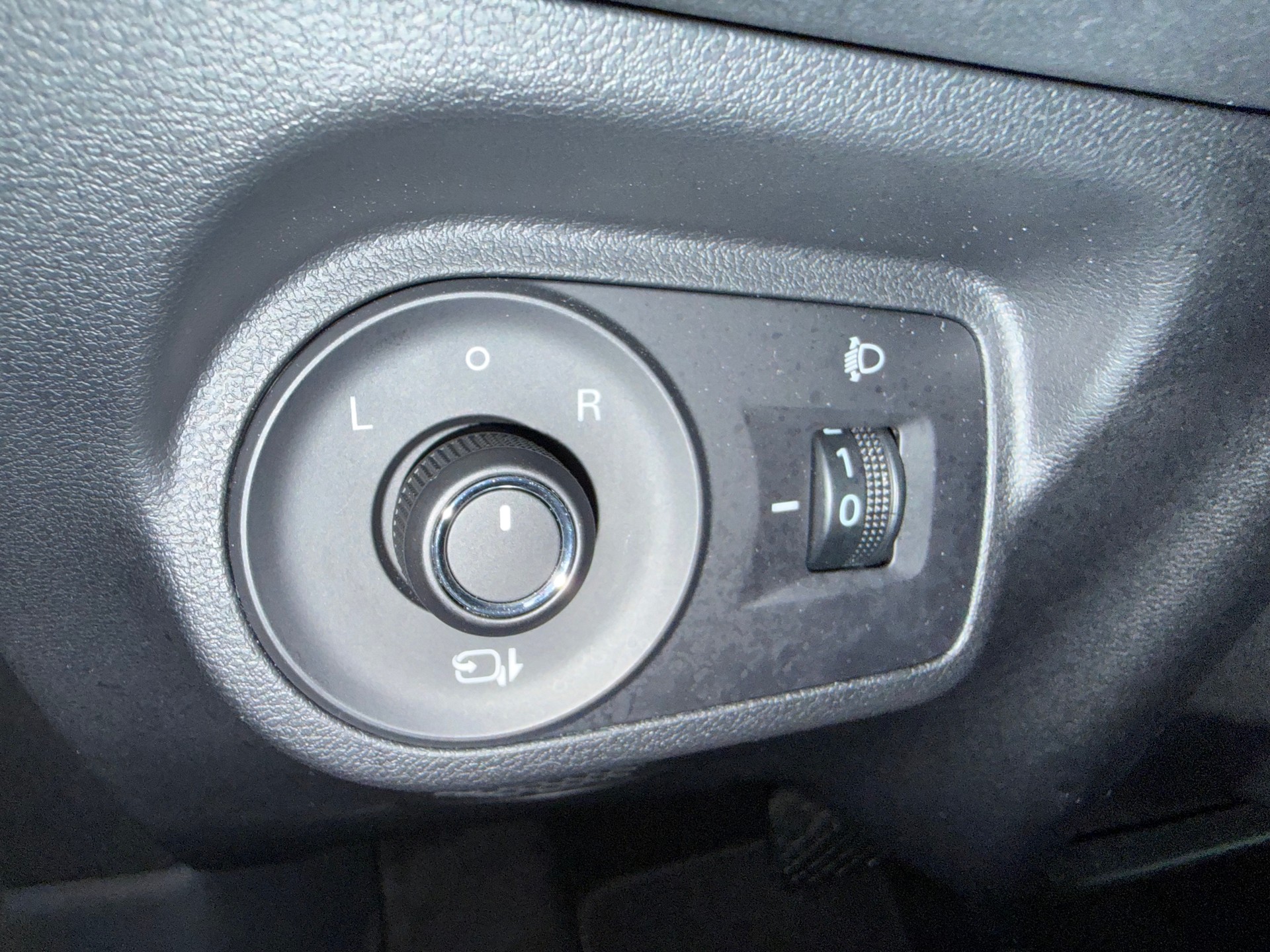 MG 3 1.5 Hybrid Luxury Aut.-image-6