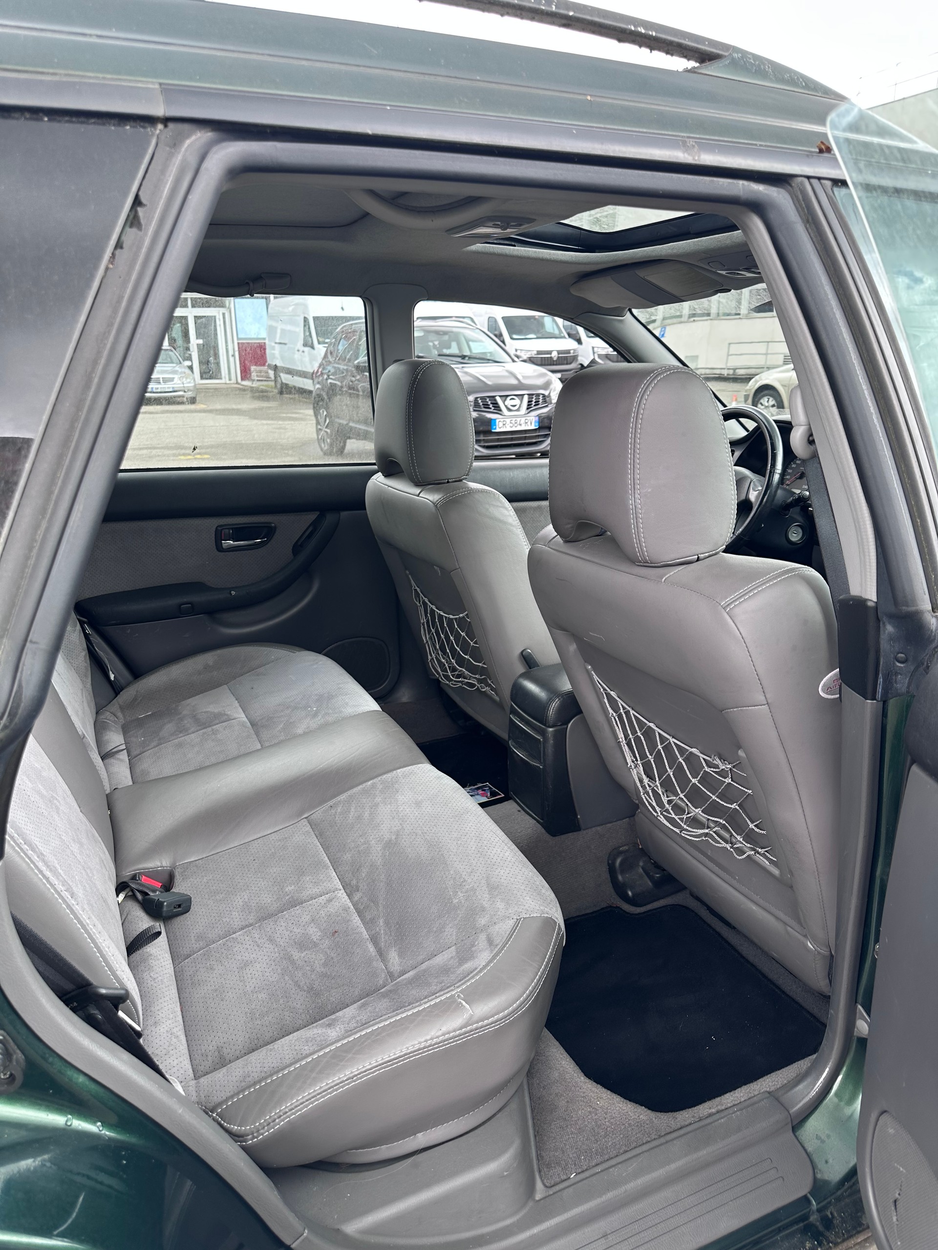 SUBARU Legacy 2.5 Outback-image-6