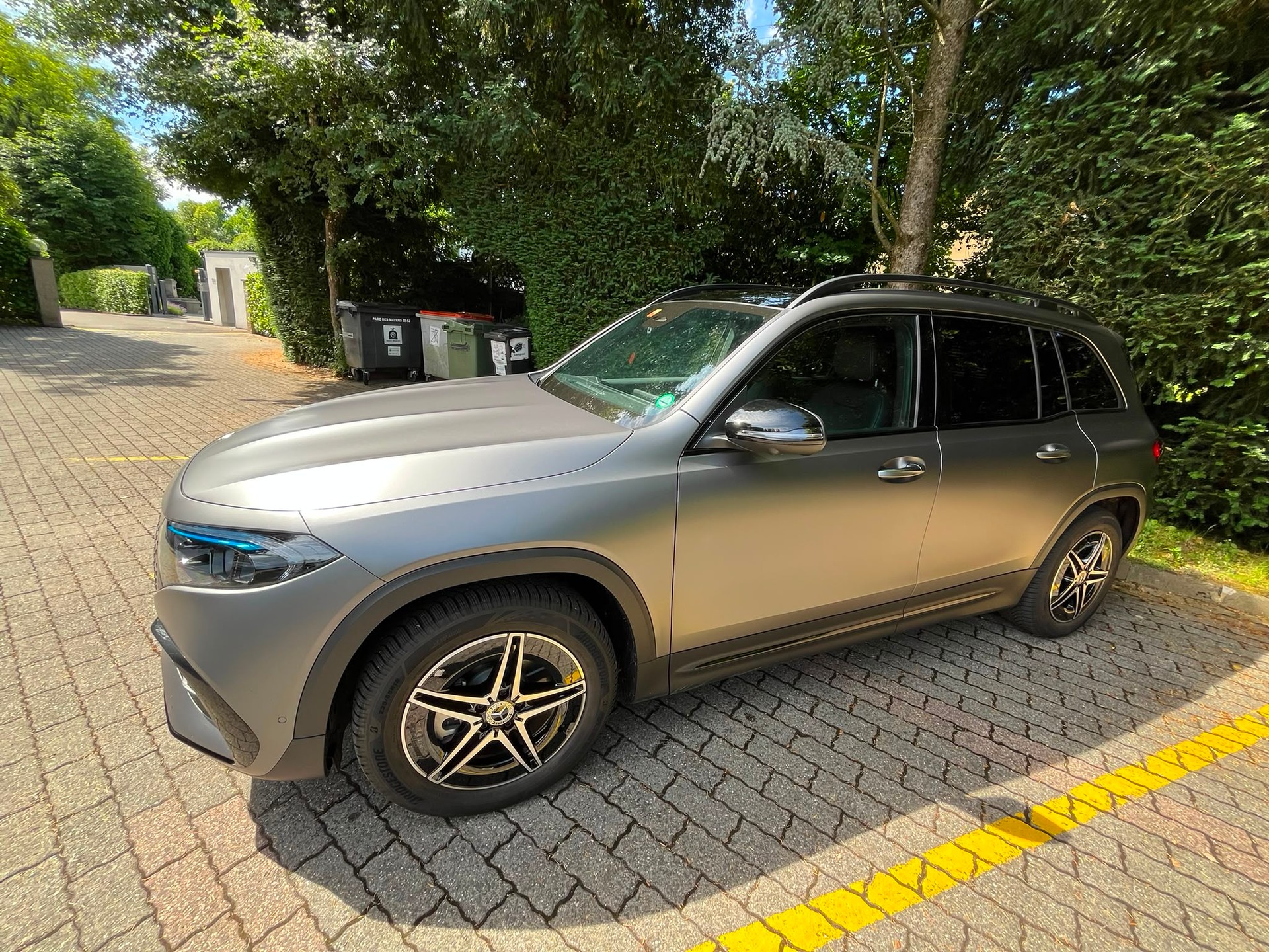 MERCEDES-BENZ EQB 250+ AMG Line-image-3
