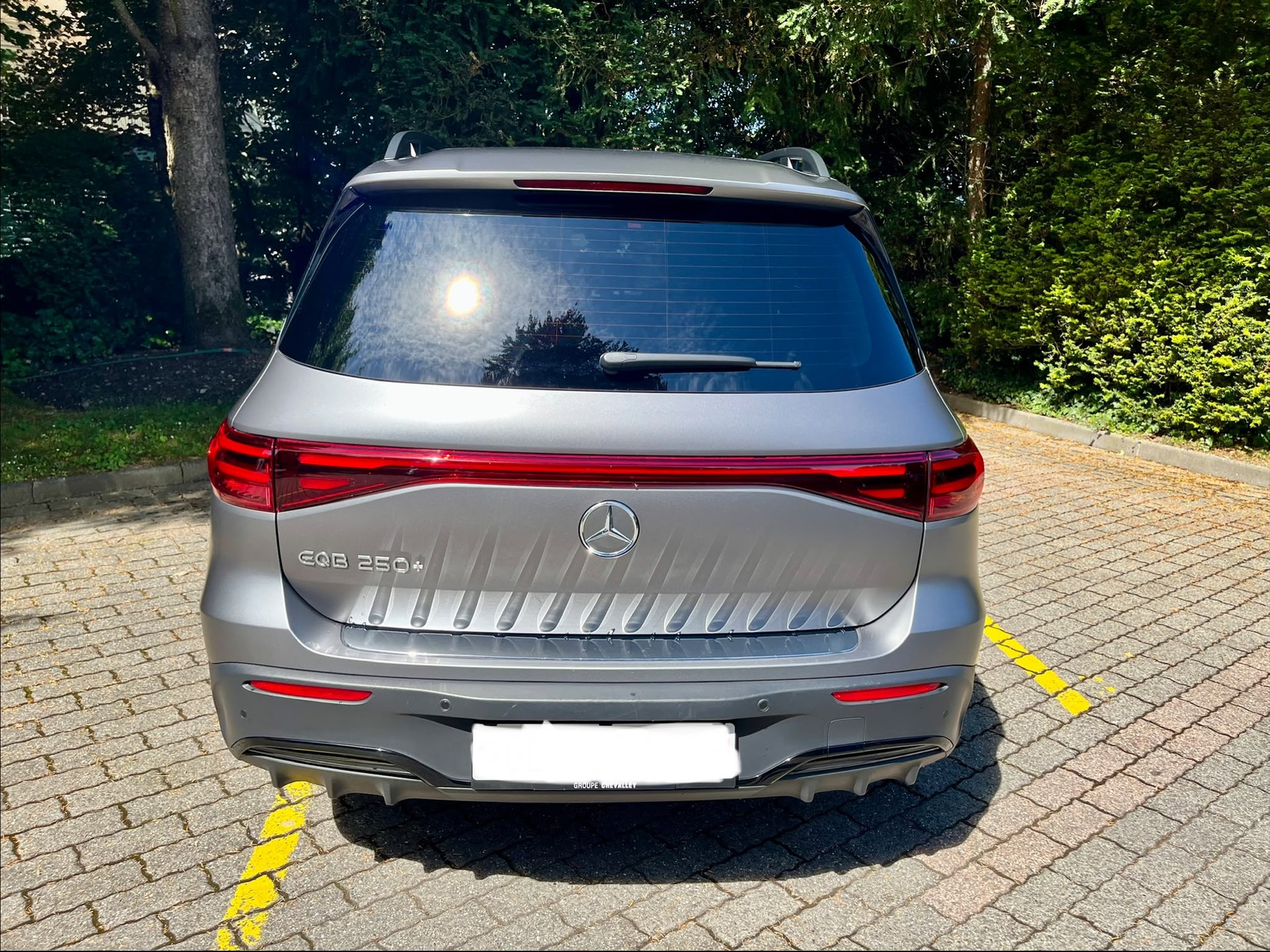 MERCEDES-BENZ EQB 250+ AMG Line-image-2
