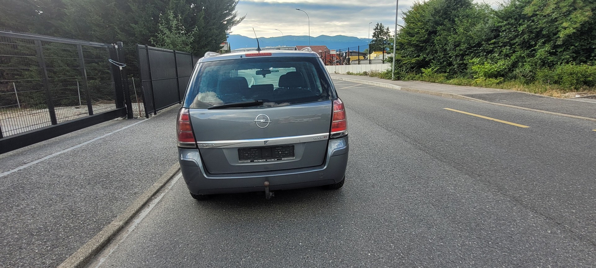 OPEL Zafira 1.9 CDTI Enjoy Automatic-image-4