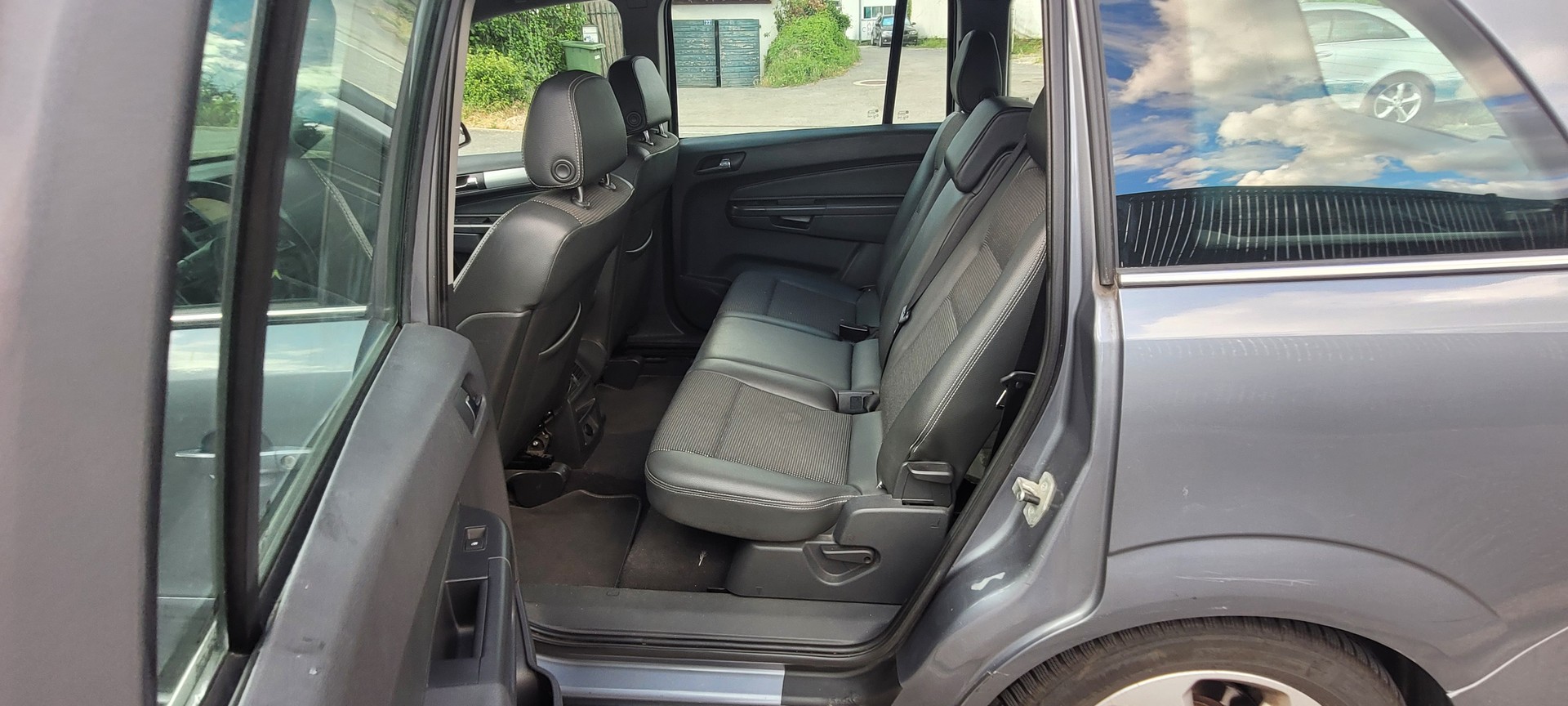 OPEL Zafira 1.9 CDTI Enjoy Automatic-image-7