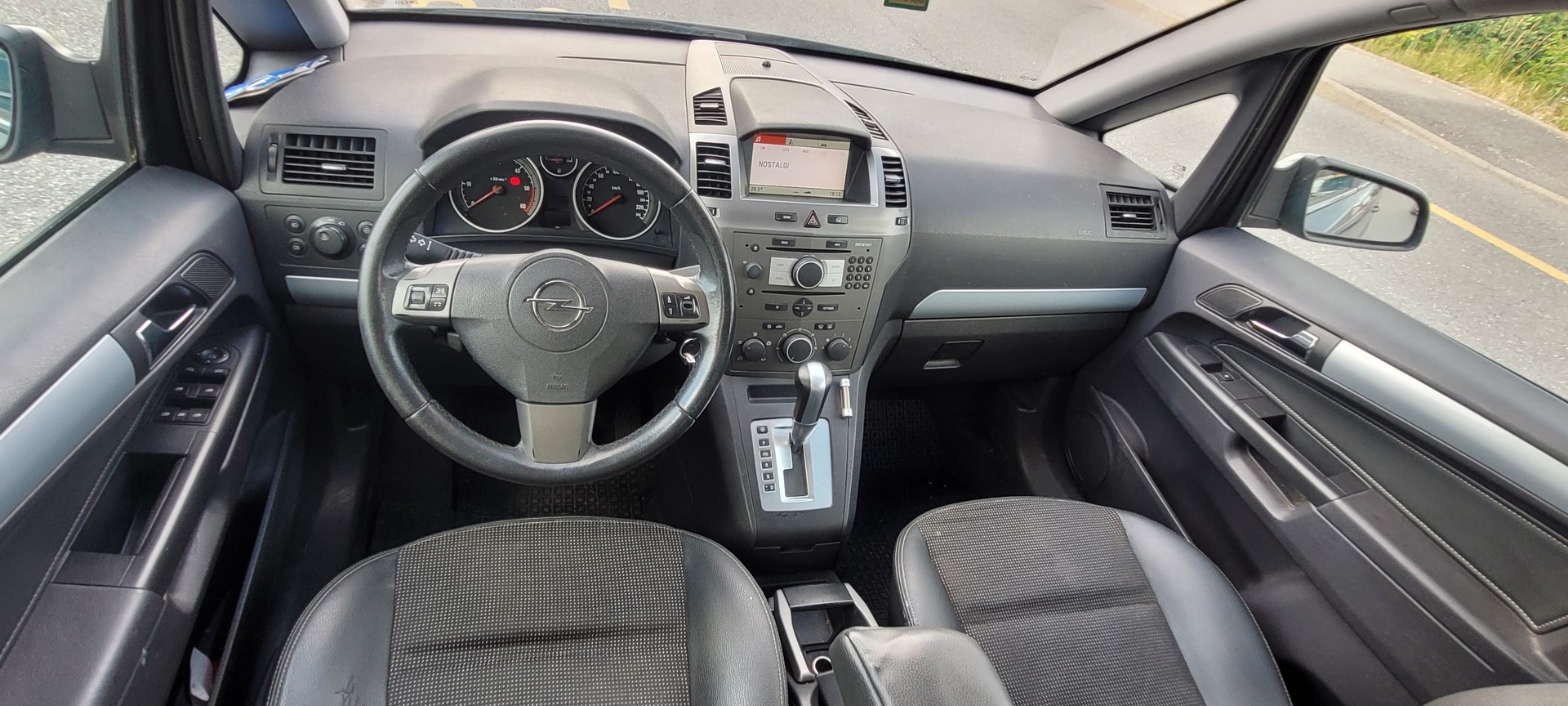 OPEL Zafira 1.9 CDTI Enjoy Automatic-image-10