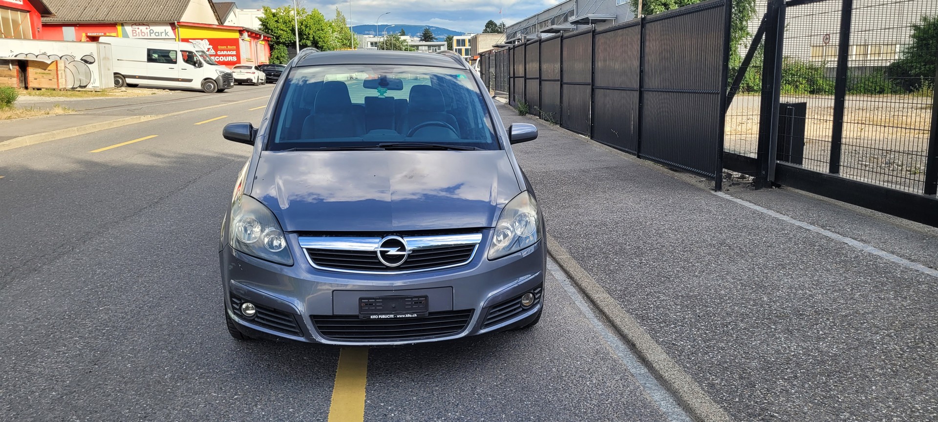 OPEL Zafira 1.9 CDTI Enjoy Automatic-image-2