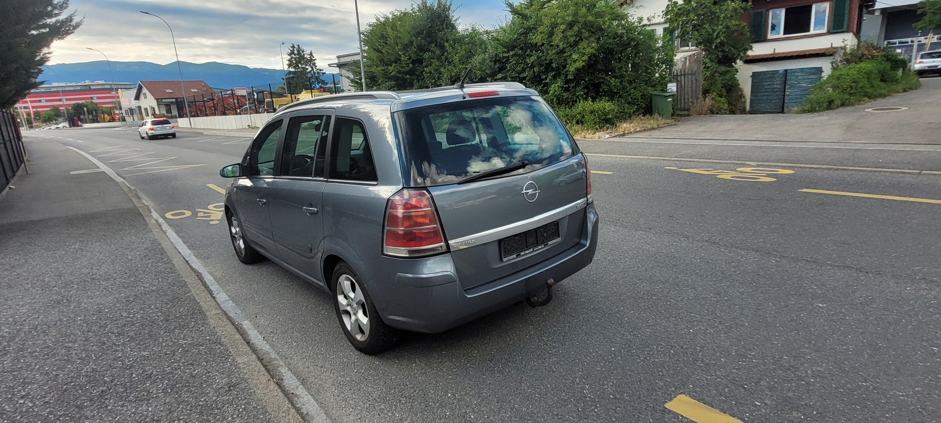 OPEL Zafira 1.9 CDTI Enjoy Automatic-image-3
