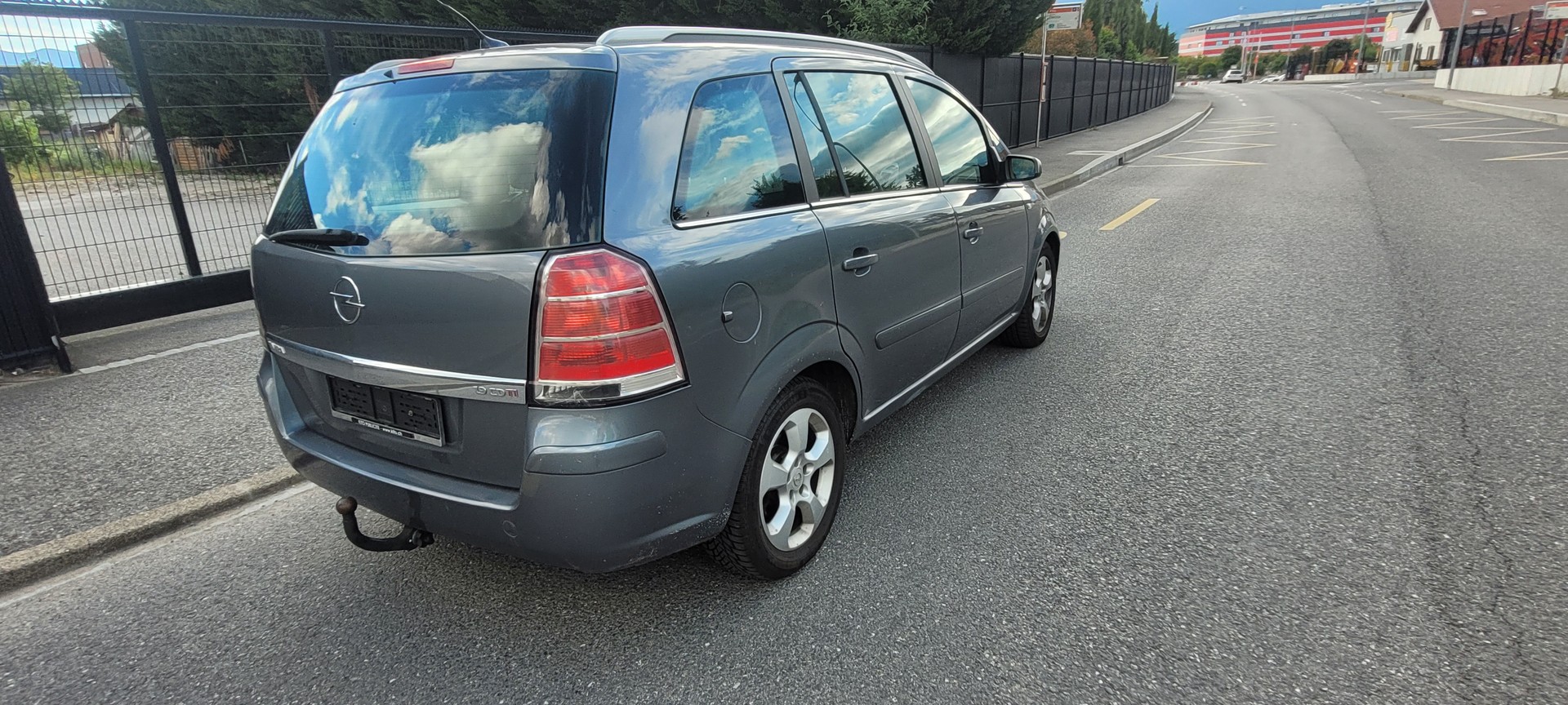 OPEL Zafira 1.9 CDTI Enjoy Automatic-image-5