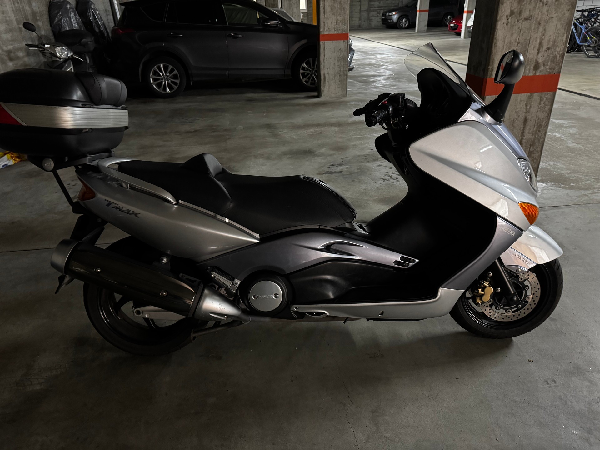 YAMAHA T-MAX XP 500 Black Max ABS-image-1