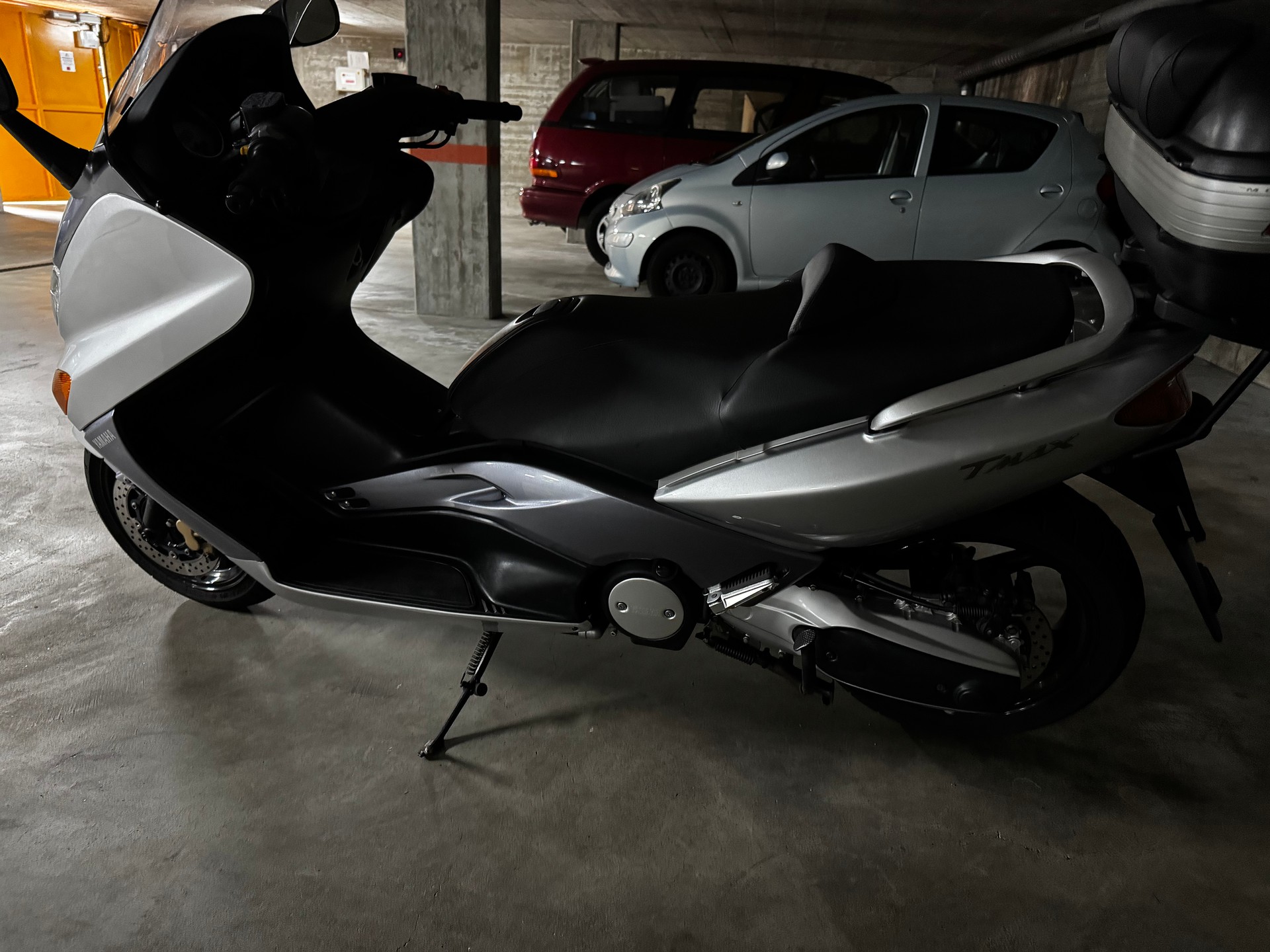 YAMAHA T-MAX XP 500 Black Max ABS-image-2