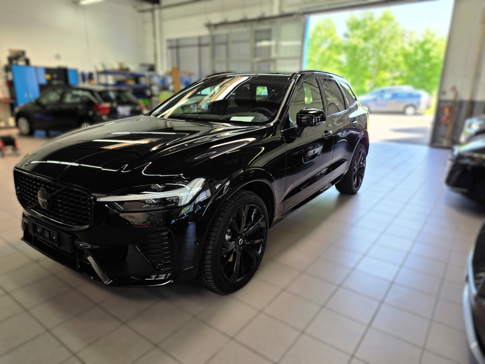 VOLVO XC60 B5 Benzin Mild Hybrid AWD Ultra Dark Geartronic