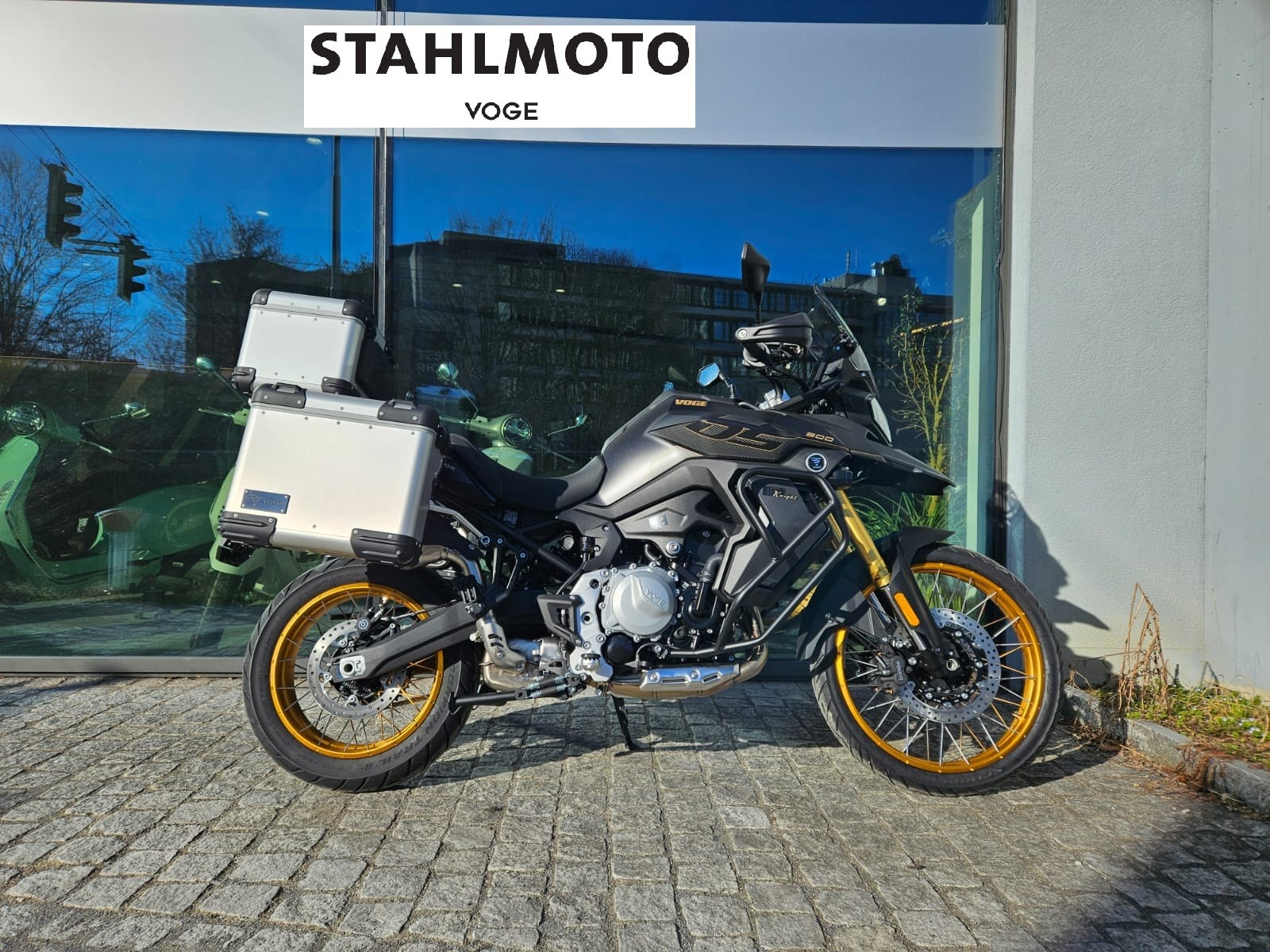 VOGE 900DSX BLACK KNIGHT