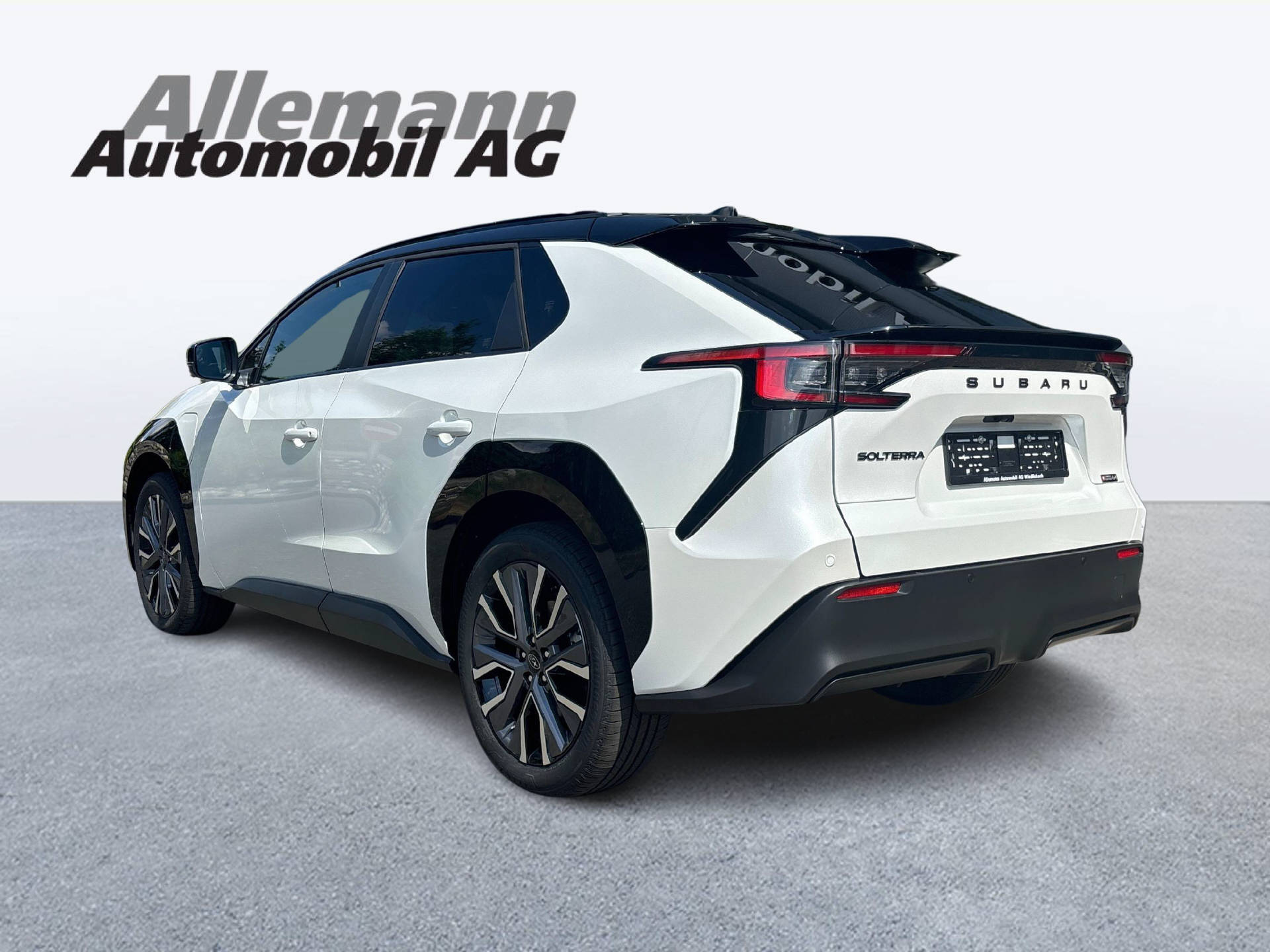 SUBARU Solterra eV Luxury AWD-image-3