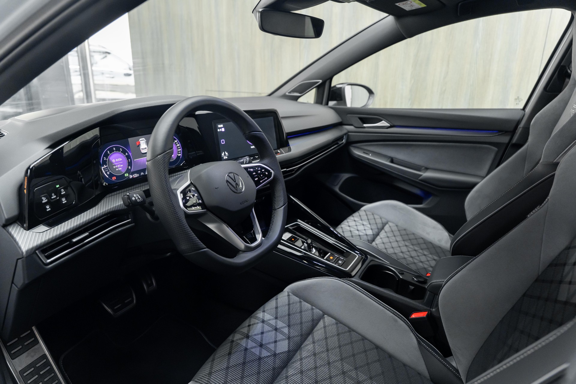 VW Golf 1.5 eTSI mHEV ACT R-Line 75 Edition DSG-showroom-element-3