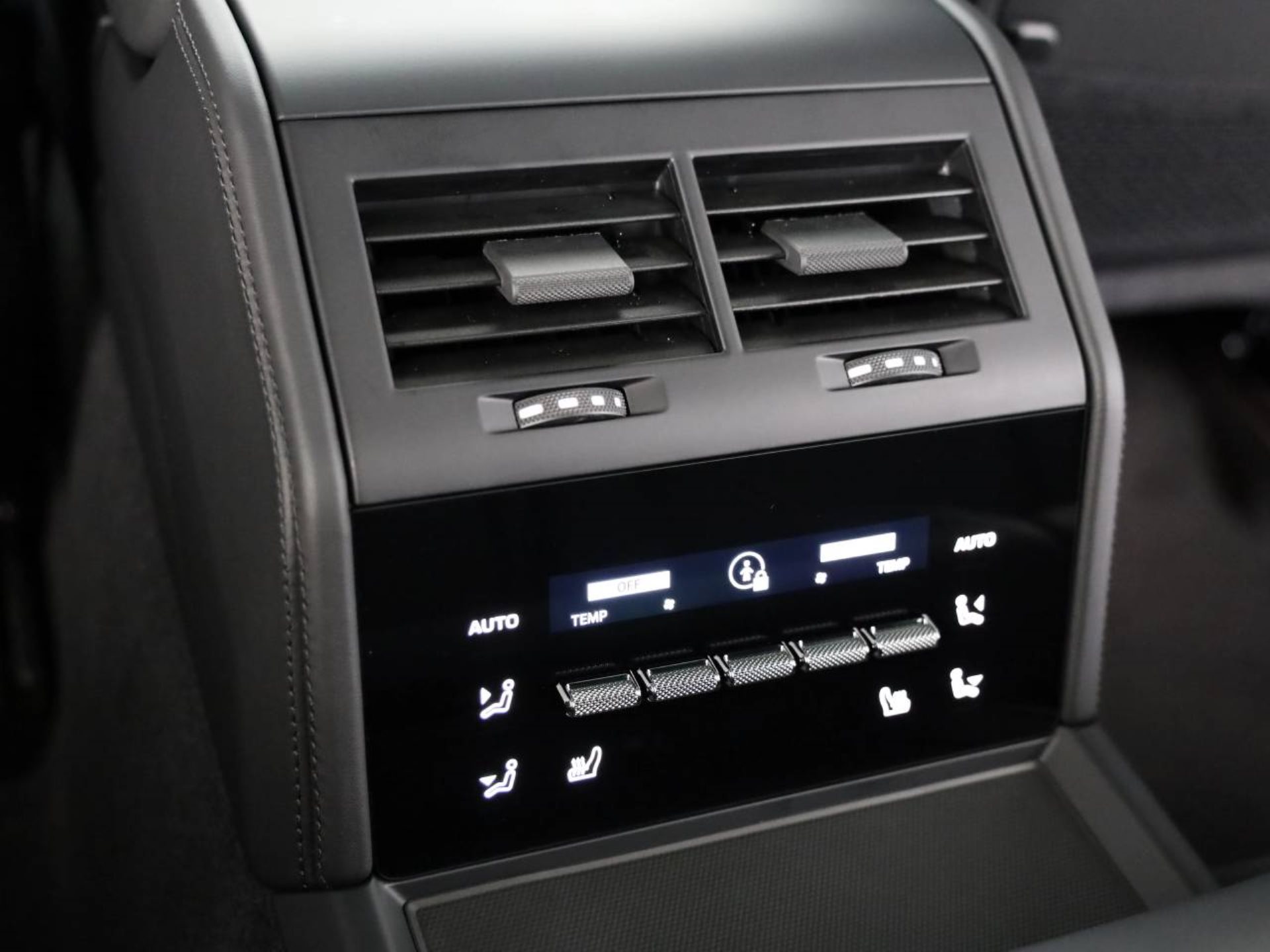 PORSCHE Panamera 4 E-Hybrid-image-19