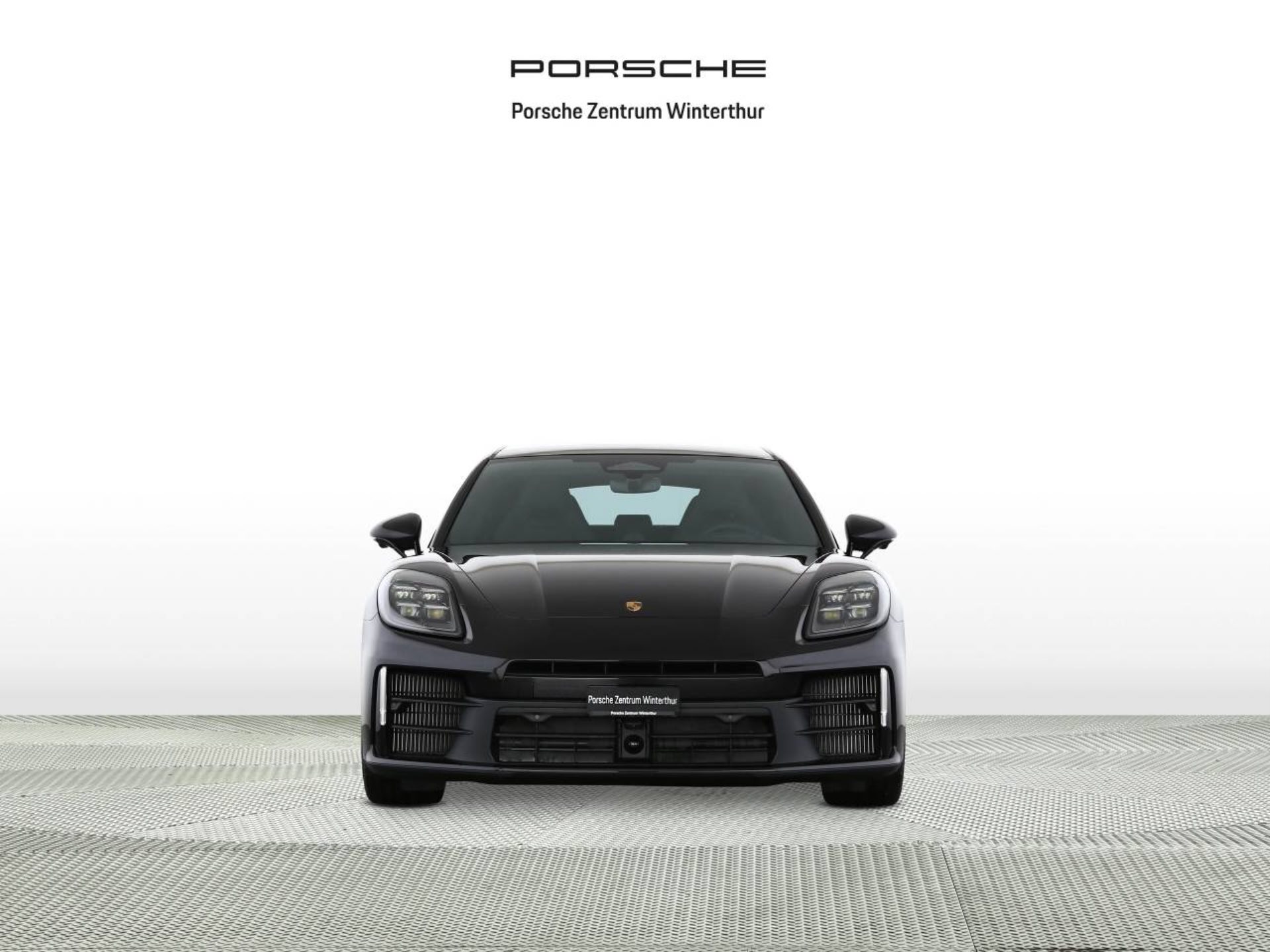 PORSCHE Panamera 4 E-Hybrid-image-5