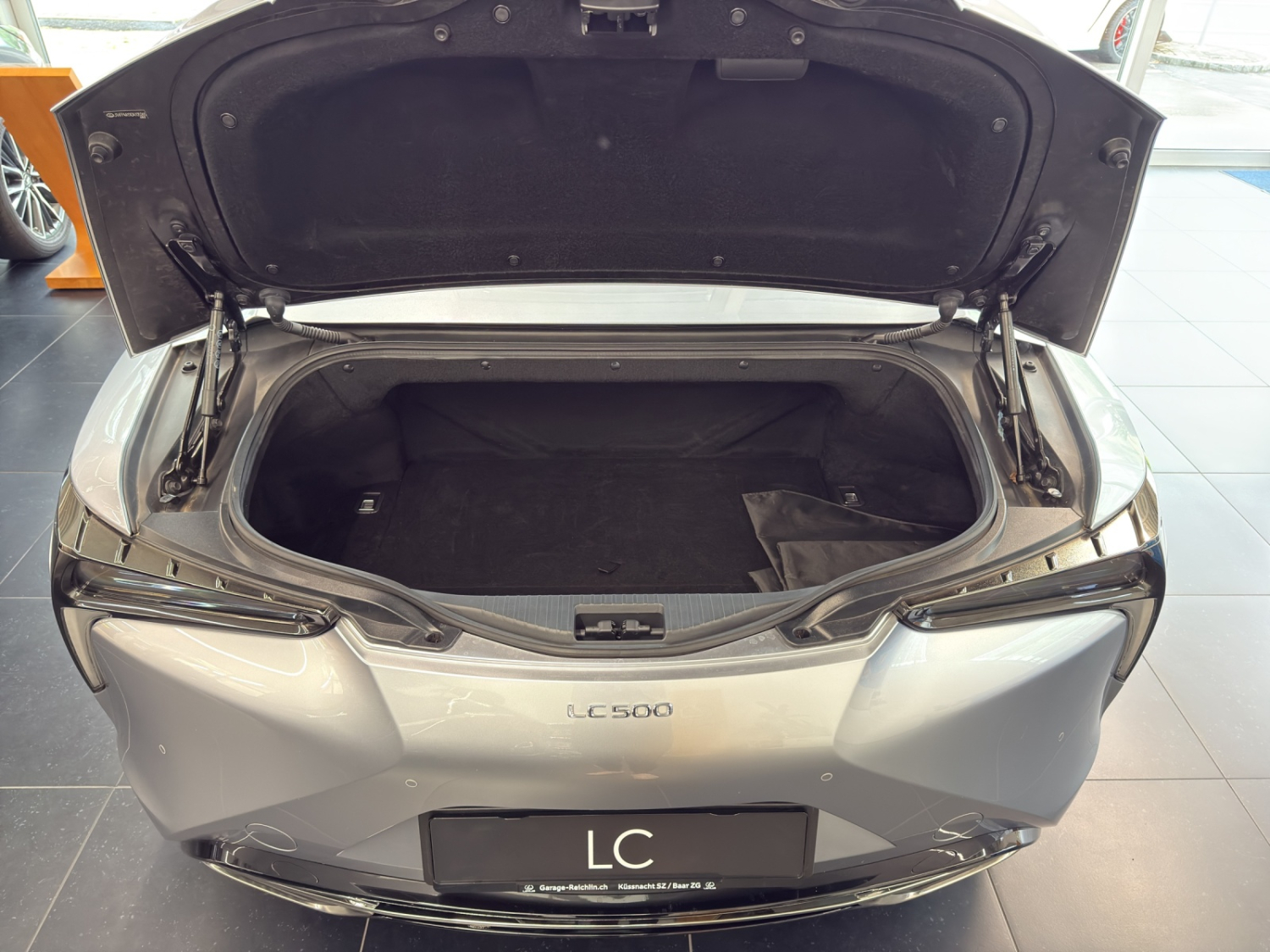 LEXUS LC Cabriolet 500 Hokkaido-image-20