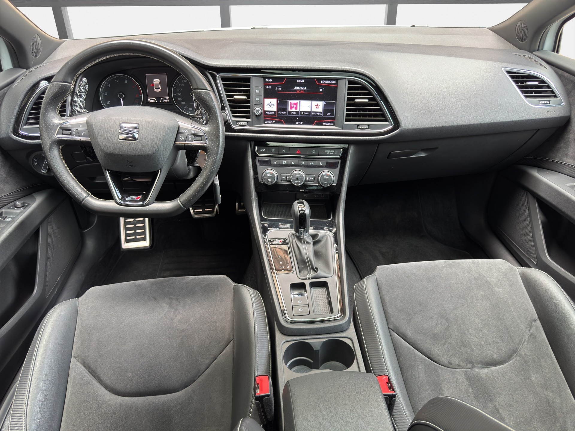 SEAT Leon 2.0 TSI Cupra 300 DSG-image-9