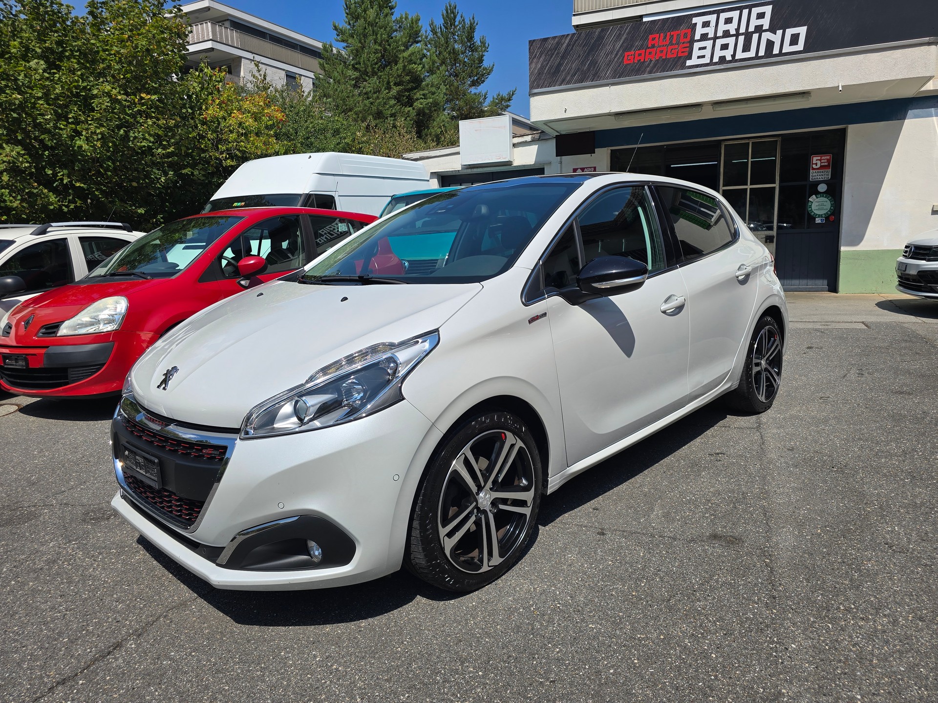 PEUGEOT 208 1.2 PureTech GT Line