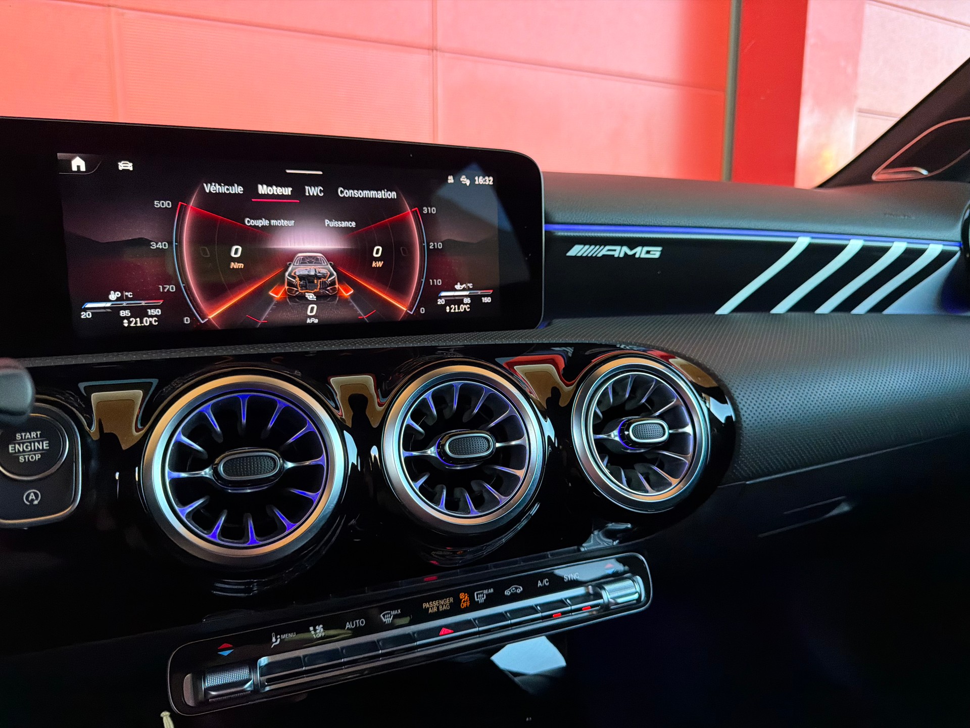 MERCEDES-BENZ A 45 S AMG 4Matic+ Speedshift-image-11