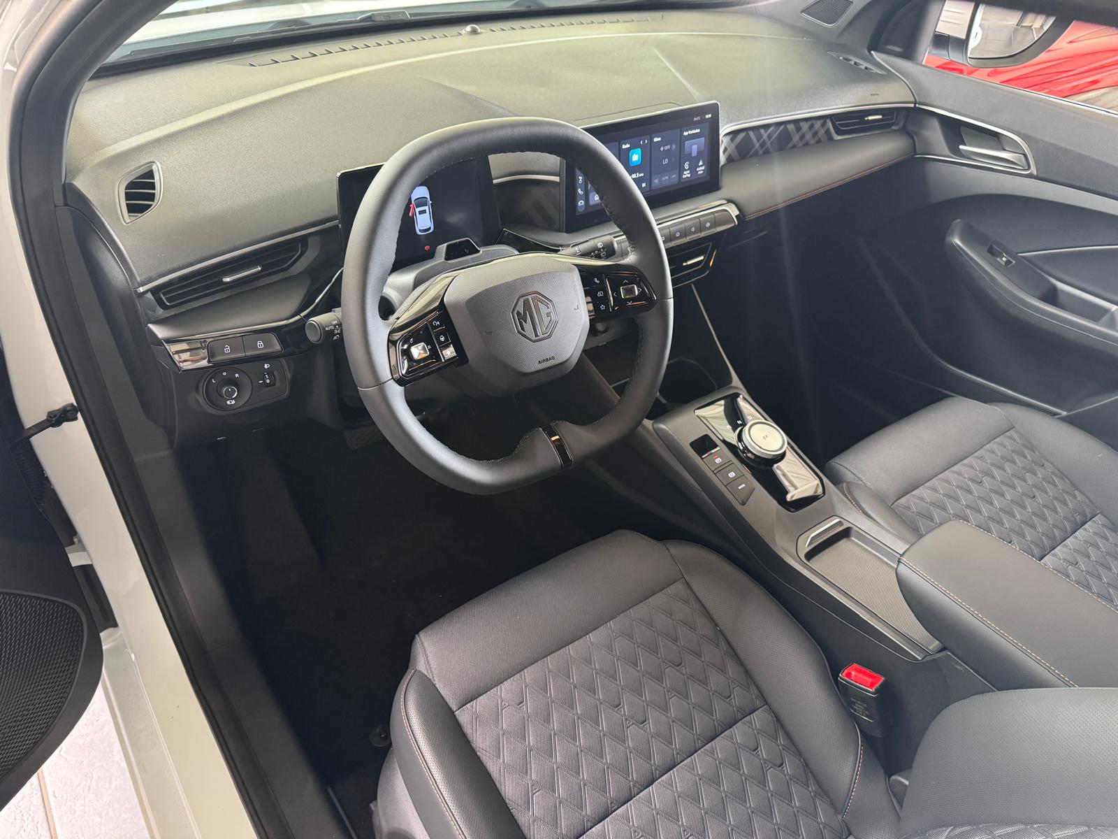 MG 3 1.5 Hybrid Luxury-image-5