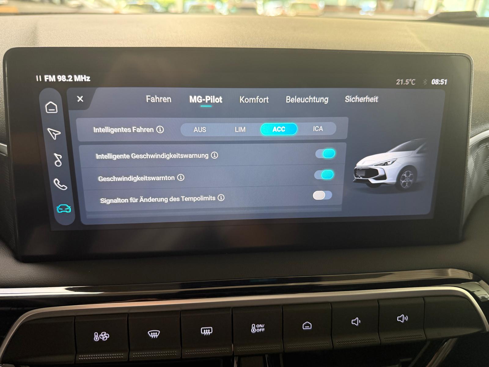 MG 3 1.5 Hybrid Luxury-image-15