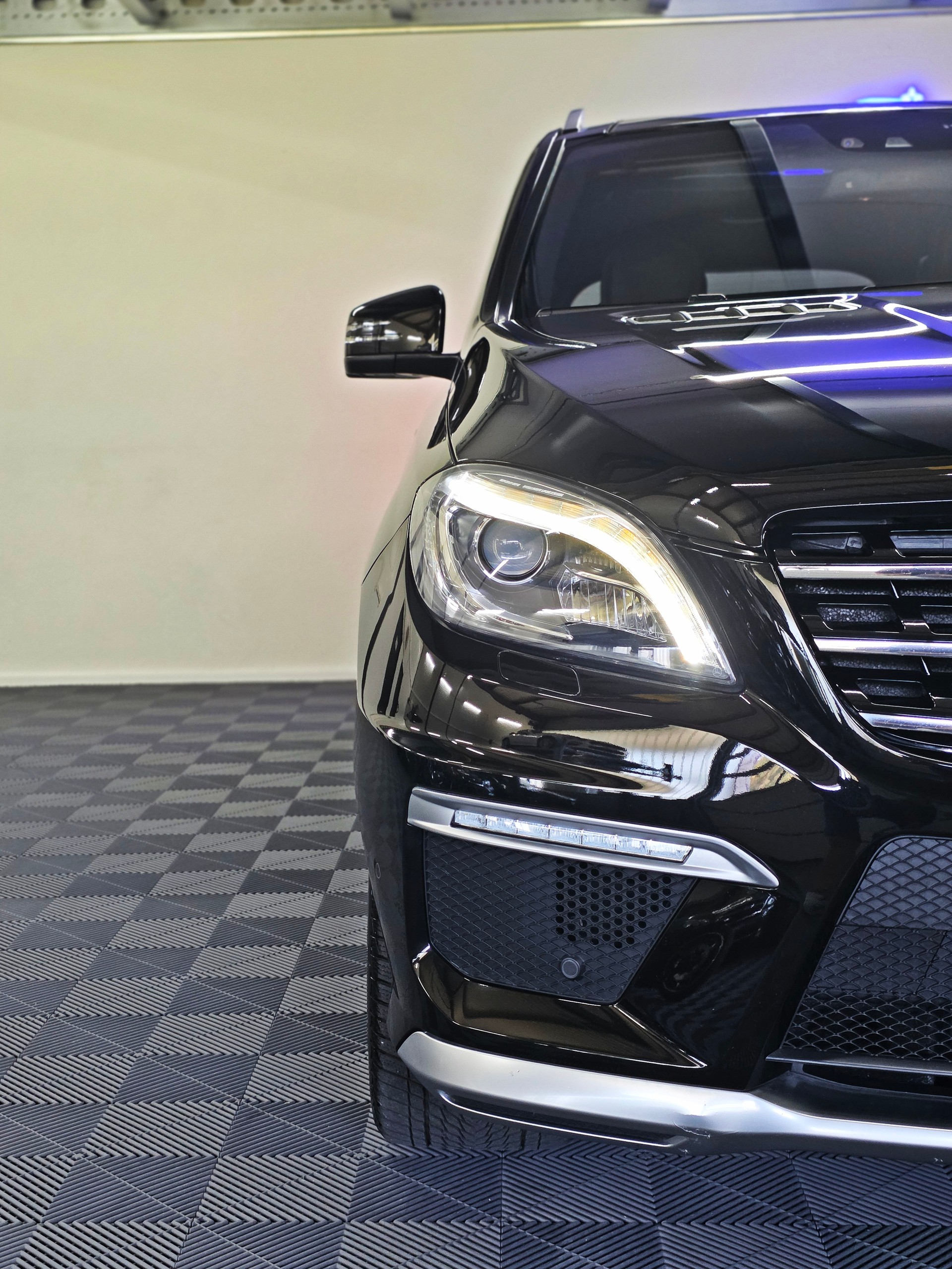 MERCEDES-BENZ ML 63 AMG Executive 4Matic Speedshift-showroom-element-2