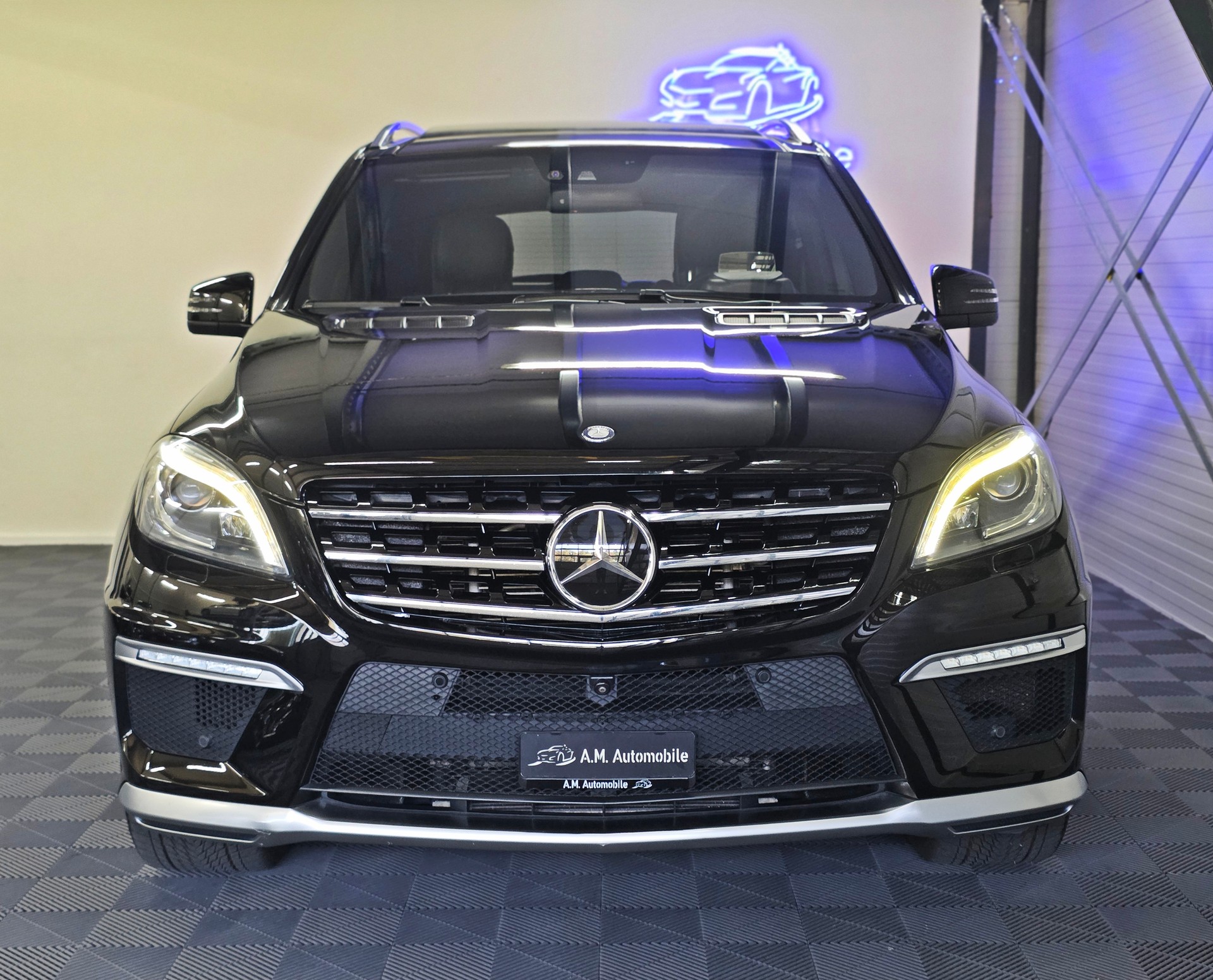 MERCEDES-BENZ ML 63 AMG Executive 4Matic Speedshift-showroom-element-1