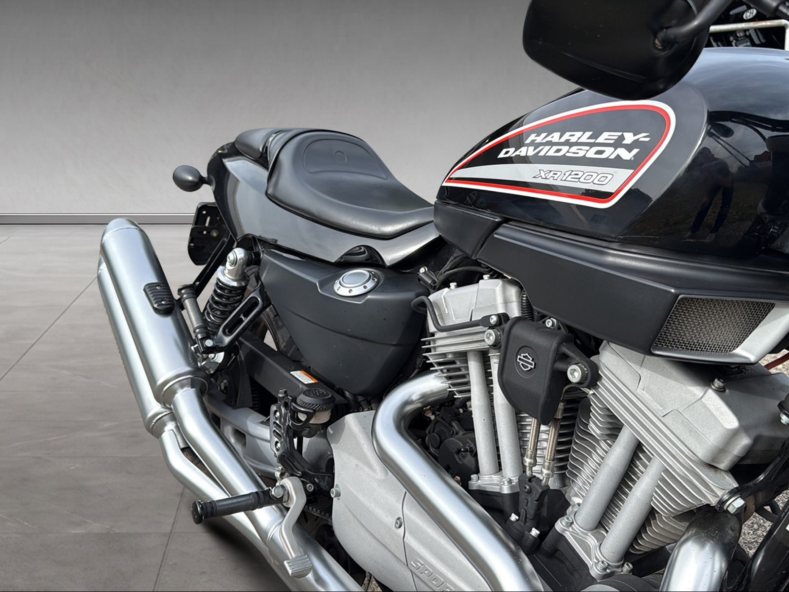 HARLEY-DAVIDSON XR 1200-image-8