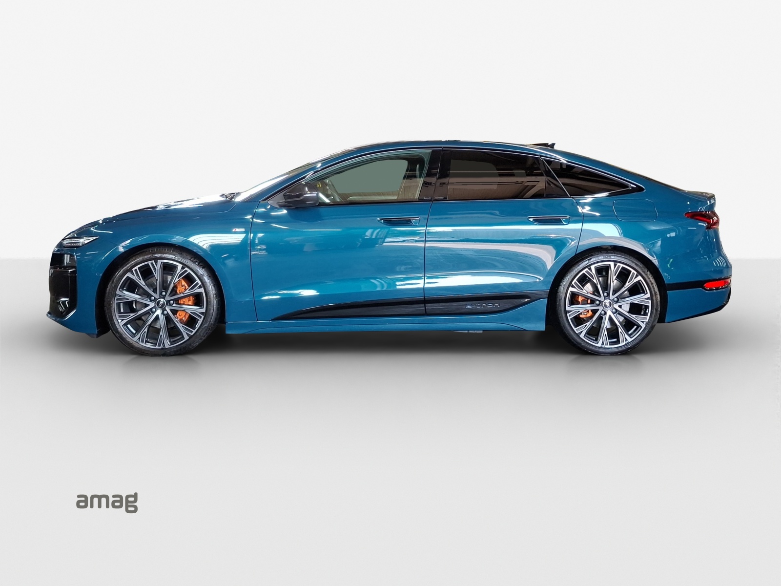 AUDI A6 Sportback e-tron quattro-showroom-element-1