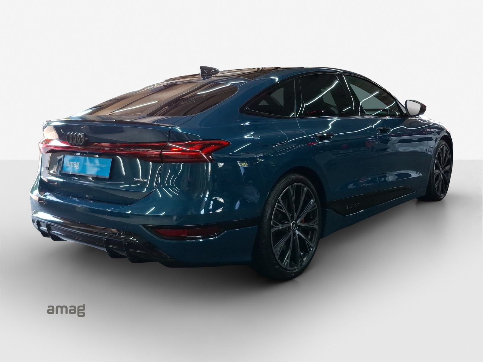 AUDI A6 Sportback e-tron quattro-image-4